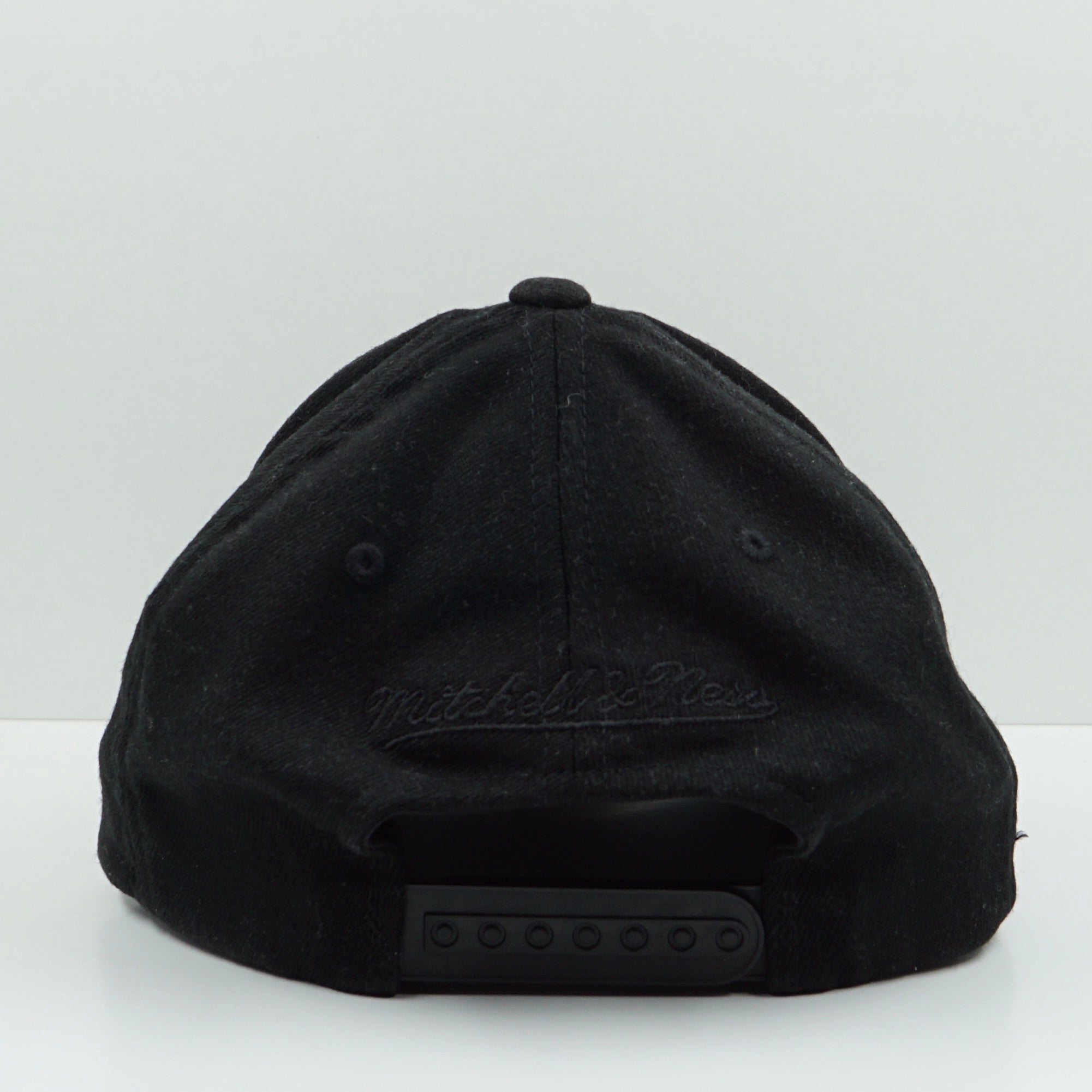 Mitchell & Ness Chicago Bulls Black FlexFit Snapback Cap