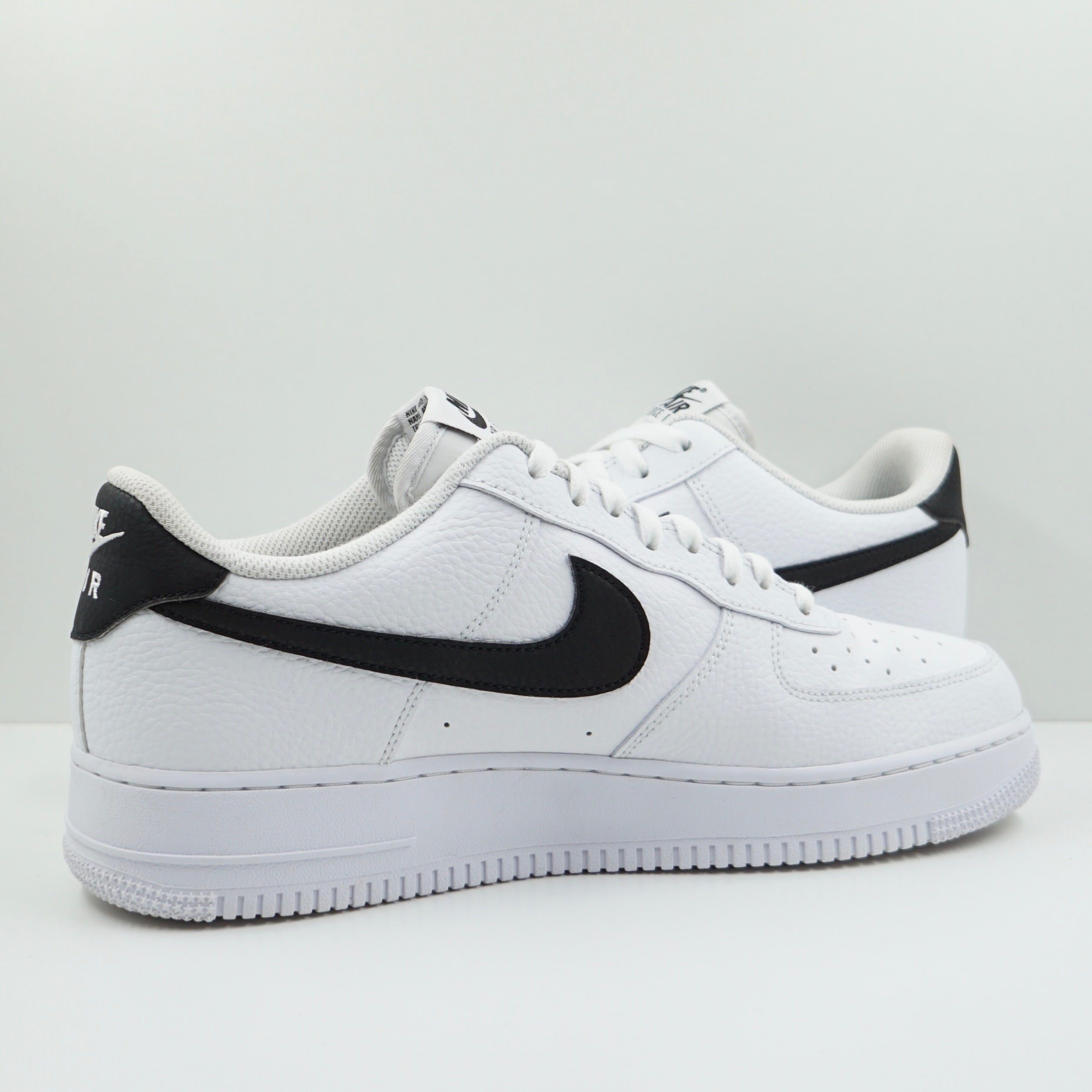 Nike Air Force 1 Low '07 White Black Pebbled Leather