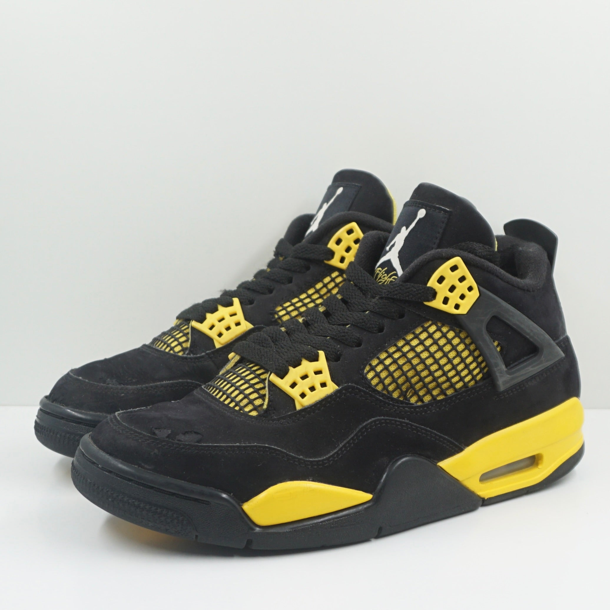 Jordan 4 Retro Thunder (2023)