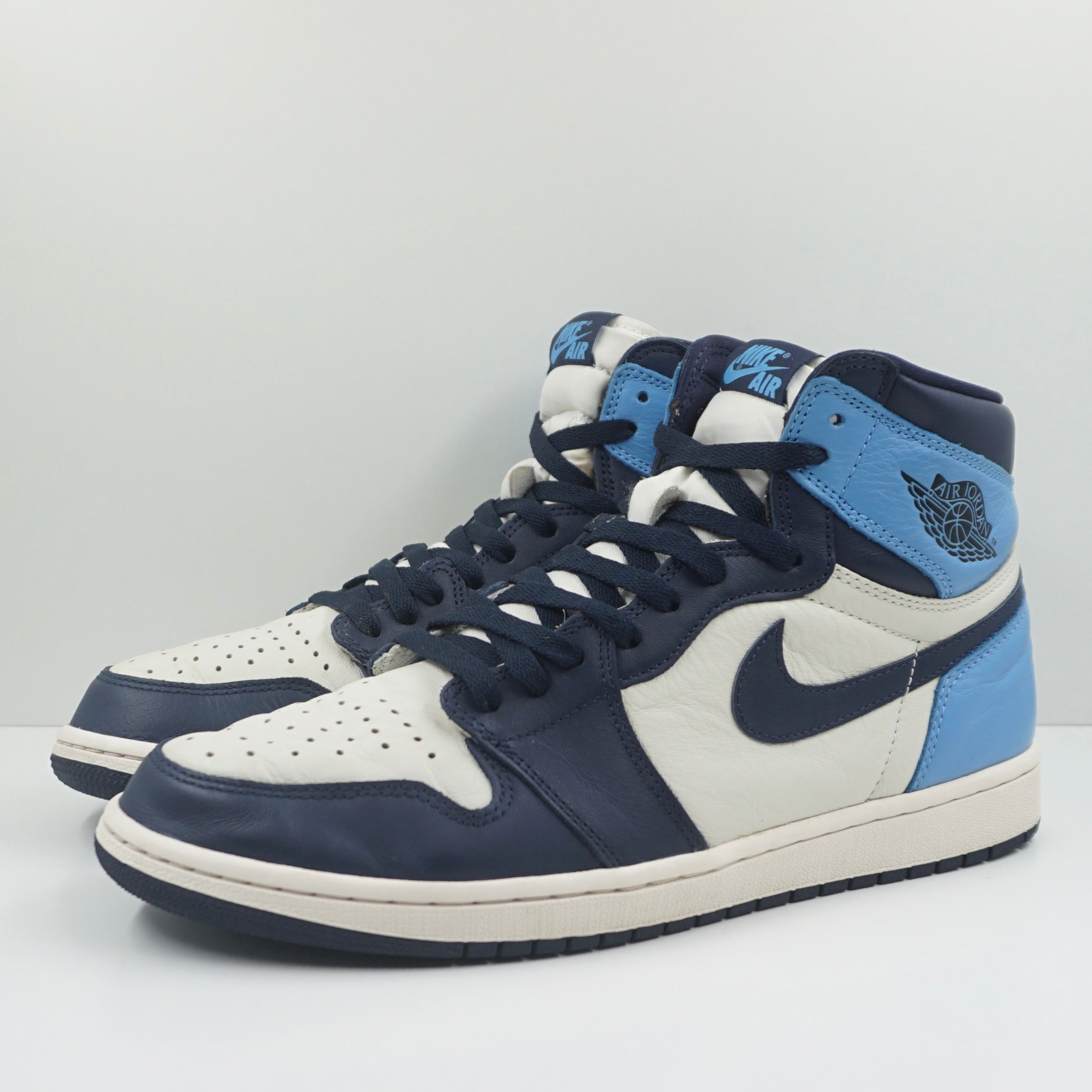 Jordan 1 Retro High Obsidian UNC