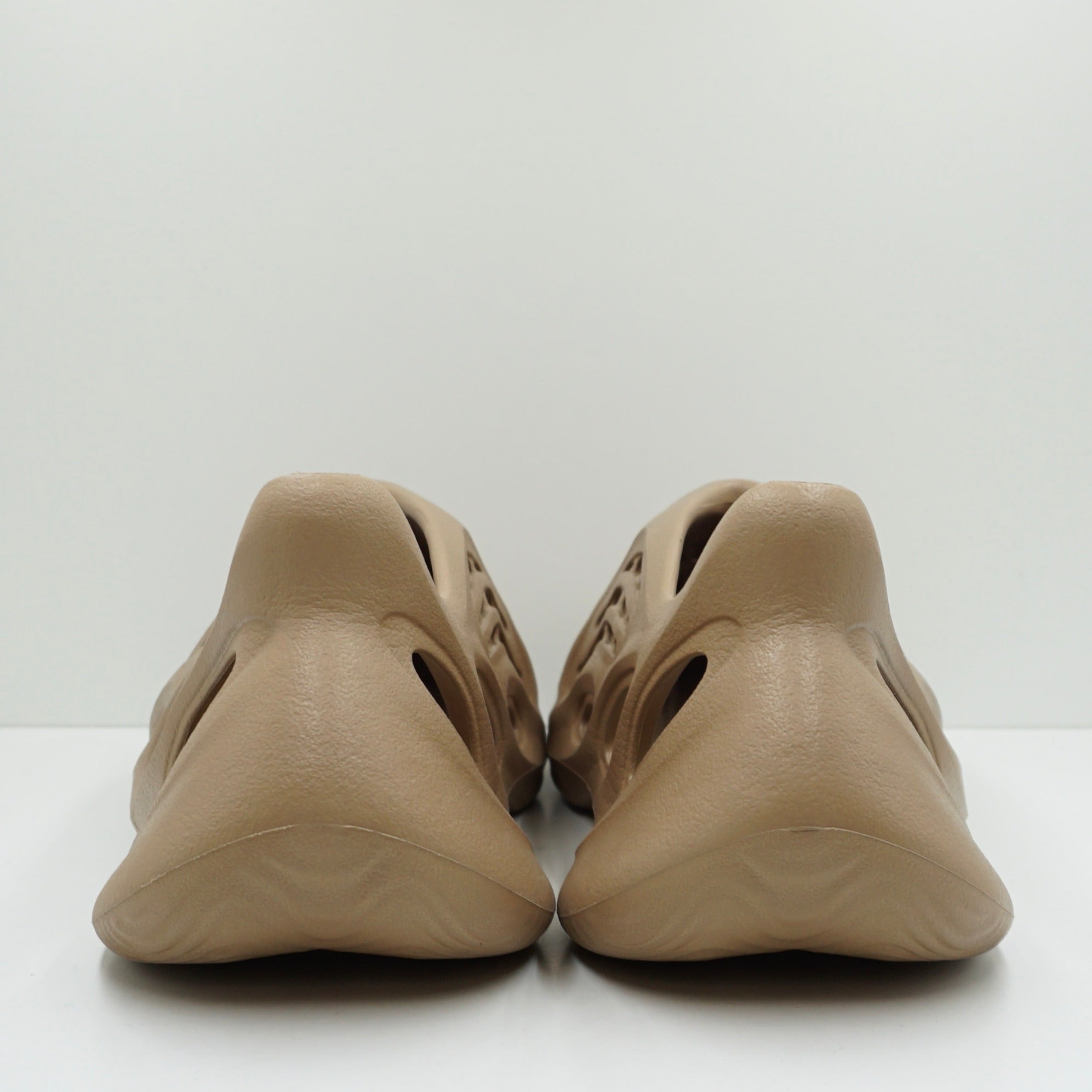Adidas Yeezy Foam RNNR Clay Taupe