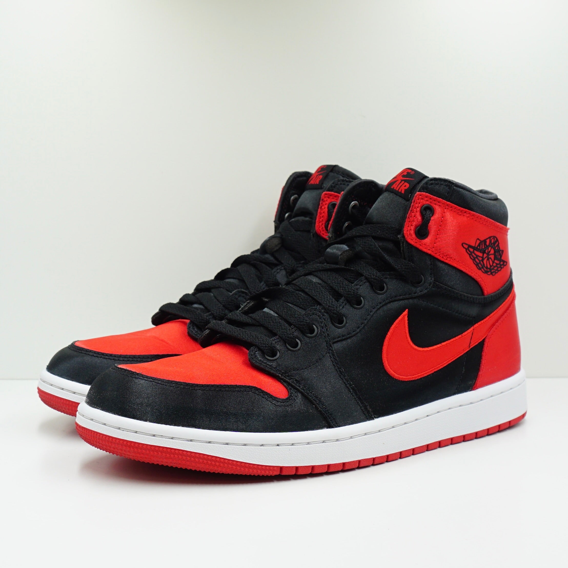 Jordan 1 Retro High OG Satin Bred (W)