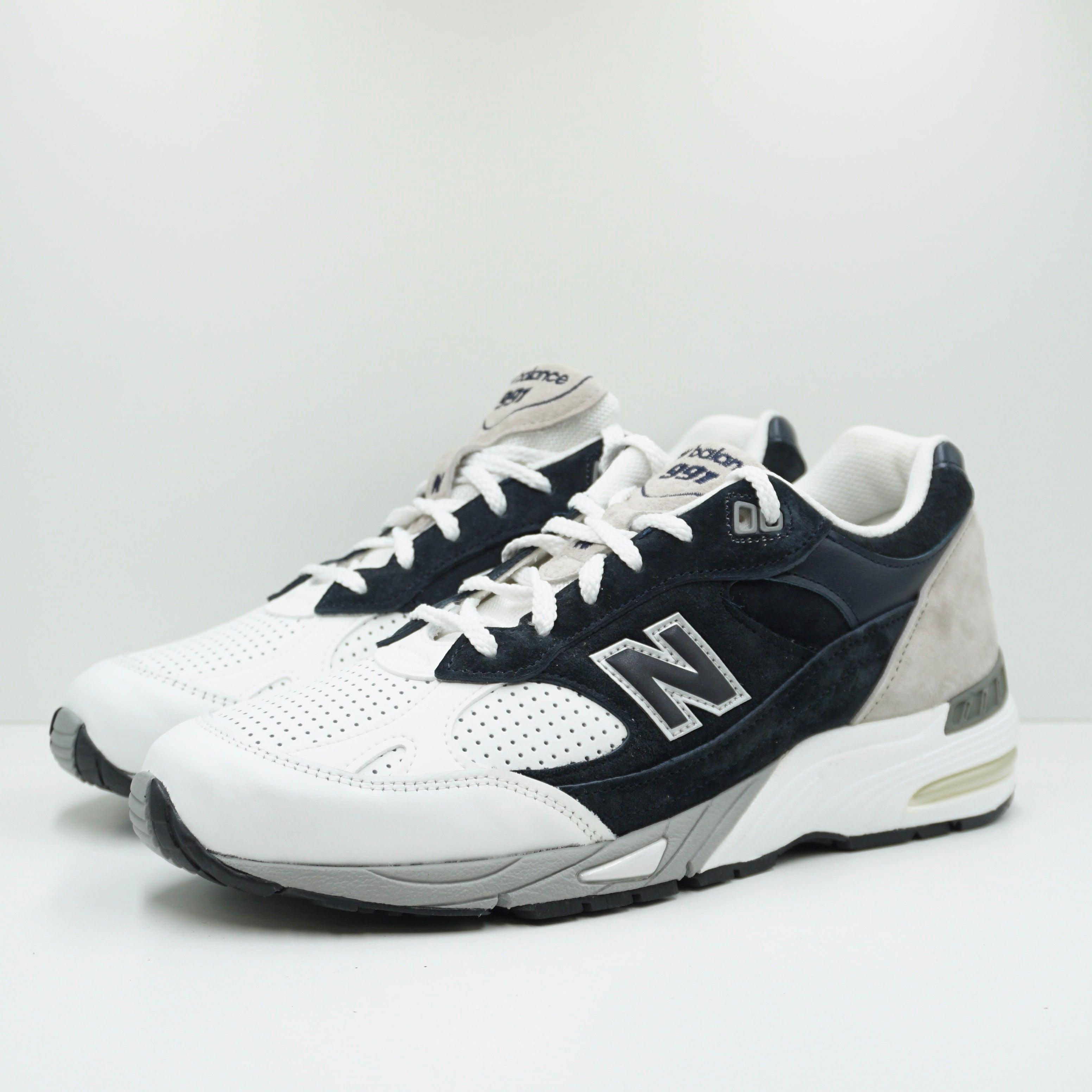 New Balance 991 MiUK Sneakersnstuff Navy White
