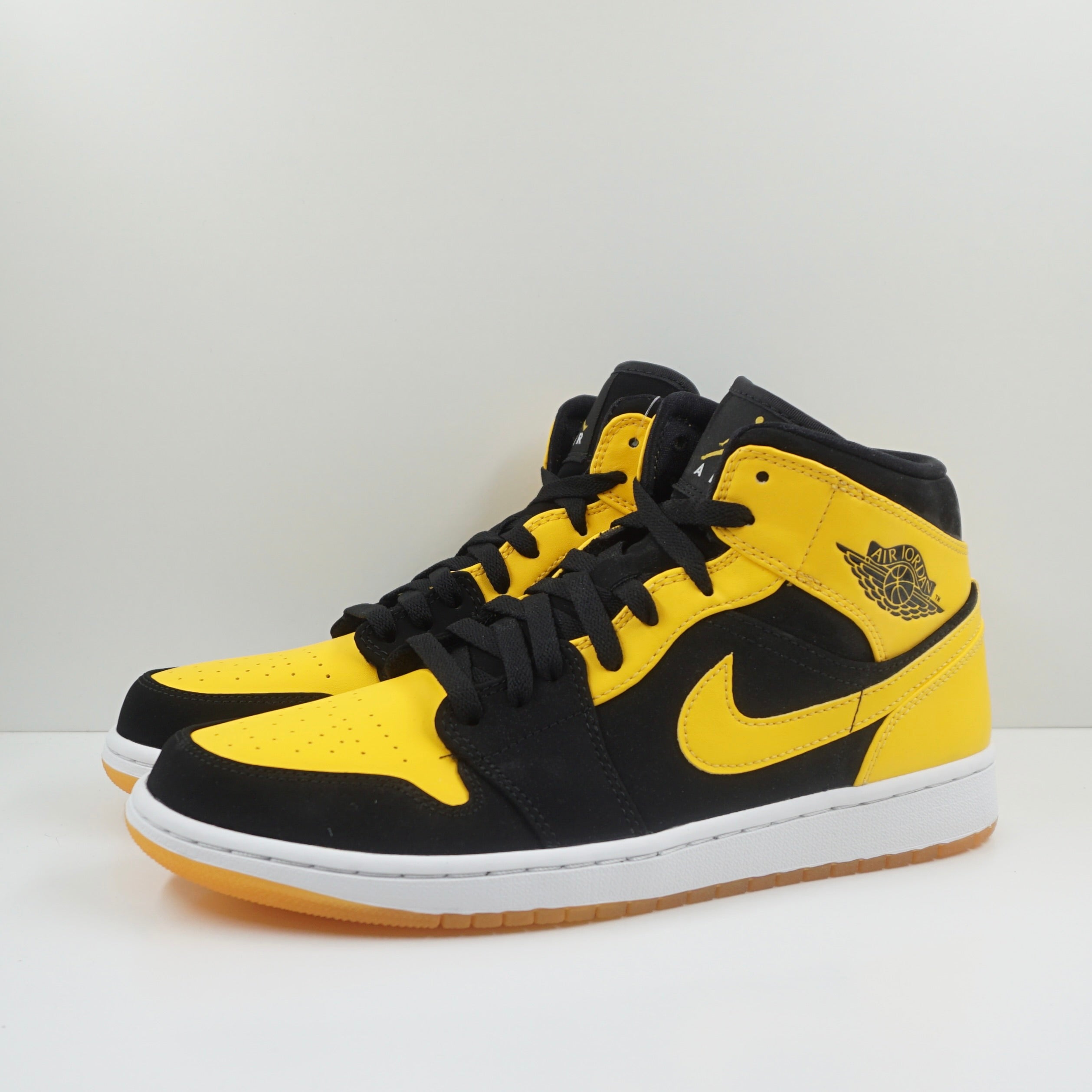 Jordan 1 Retro Mid New Love (2017)