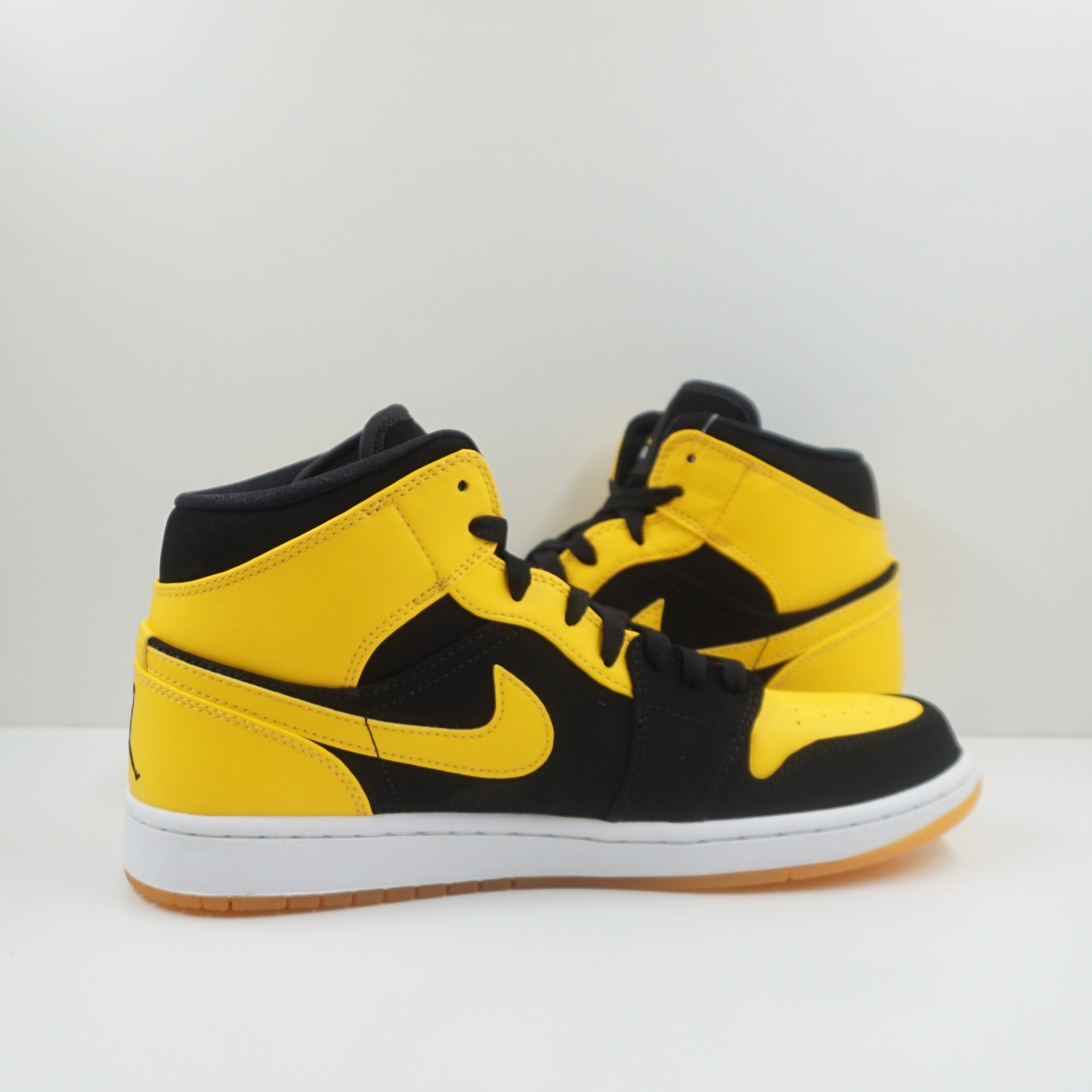 Jordan 1 Retro Mid New Love (2017)