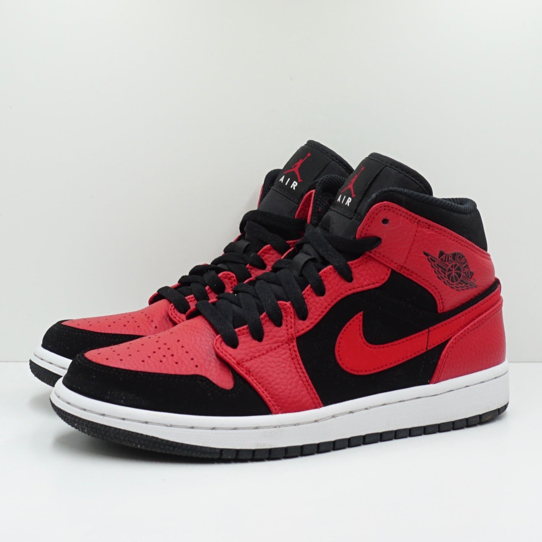 Jordan 1 Mid Reverse Bred