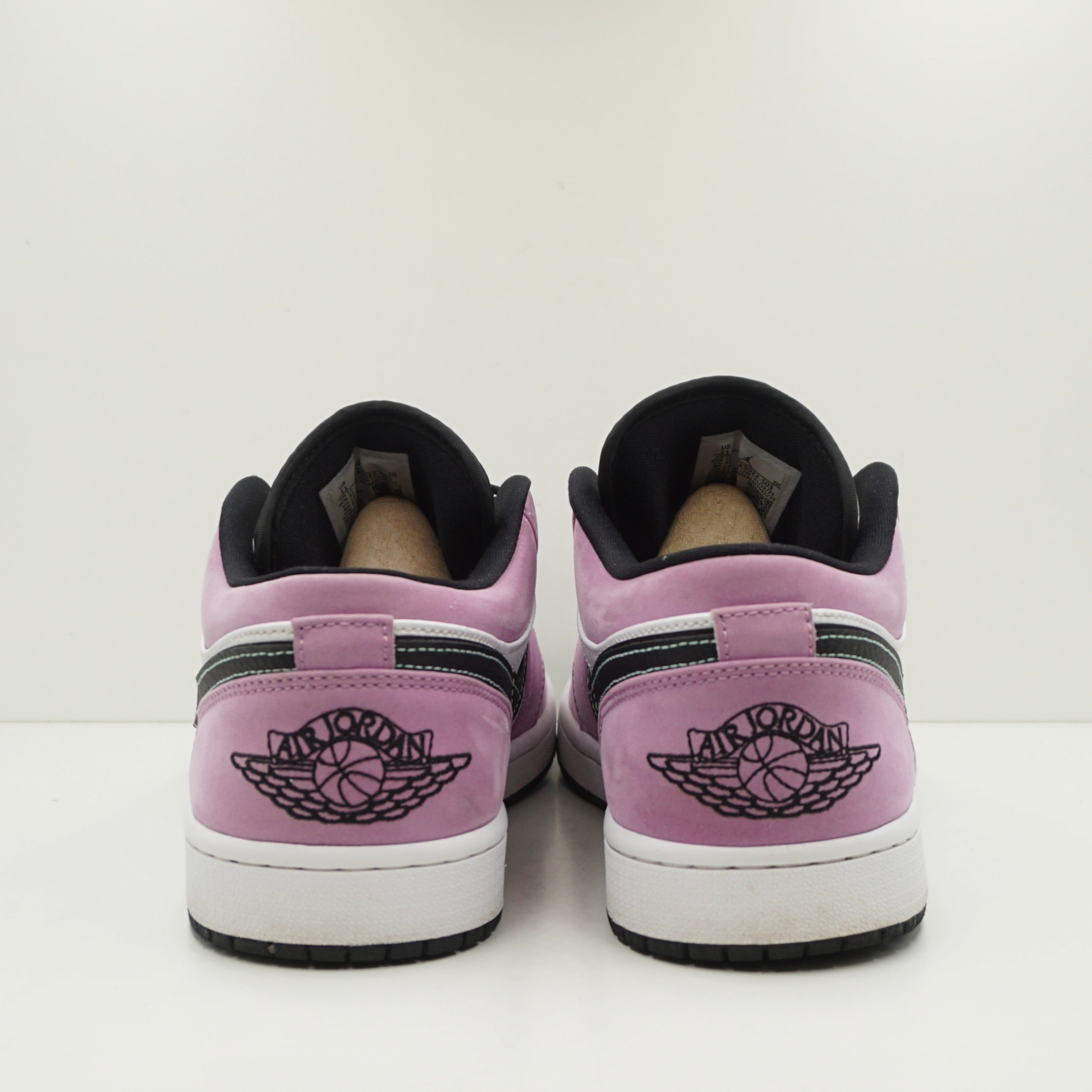 Jordan 1 Low SE Violet Shock White Black