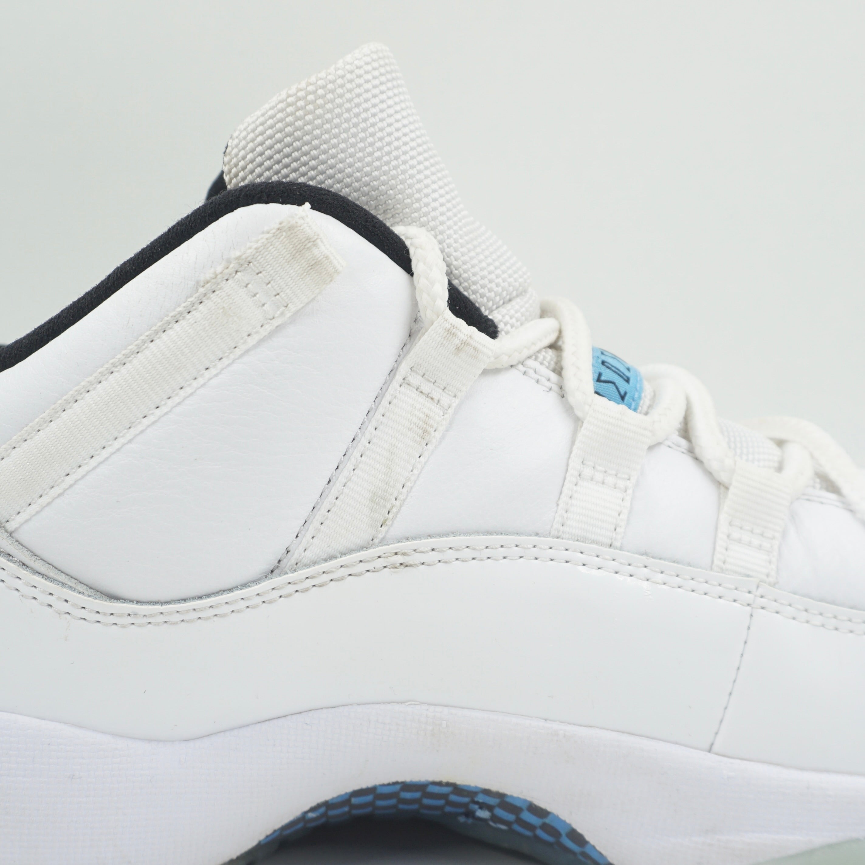 Jordan 11 Retro Low Legend Blue
