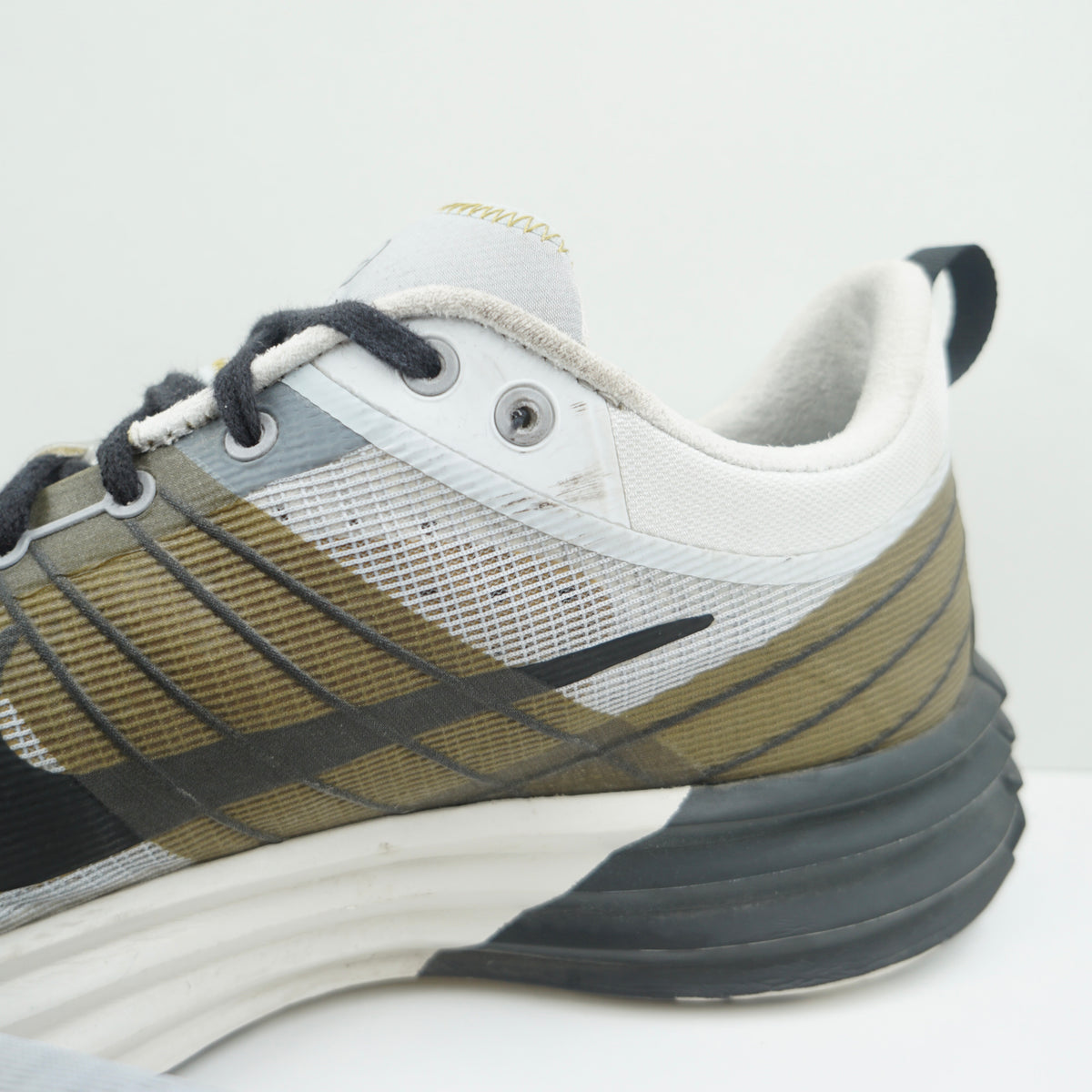 Nike Lunar Roam Platinum Tint Desert Moss