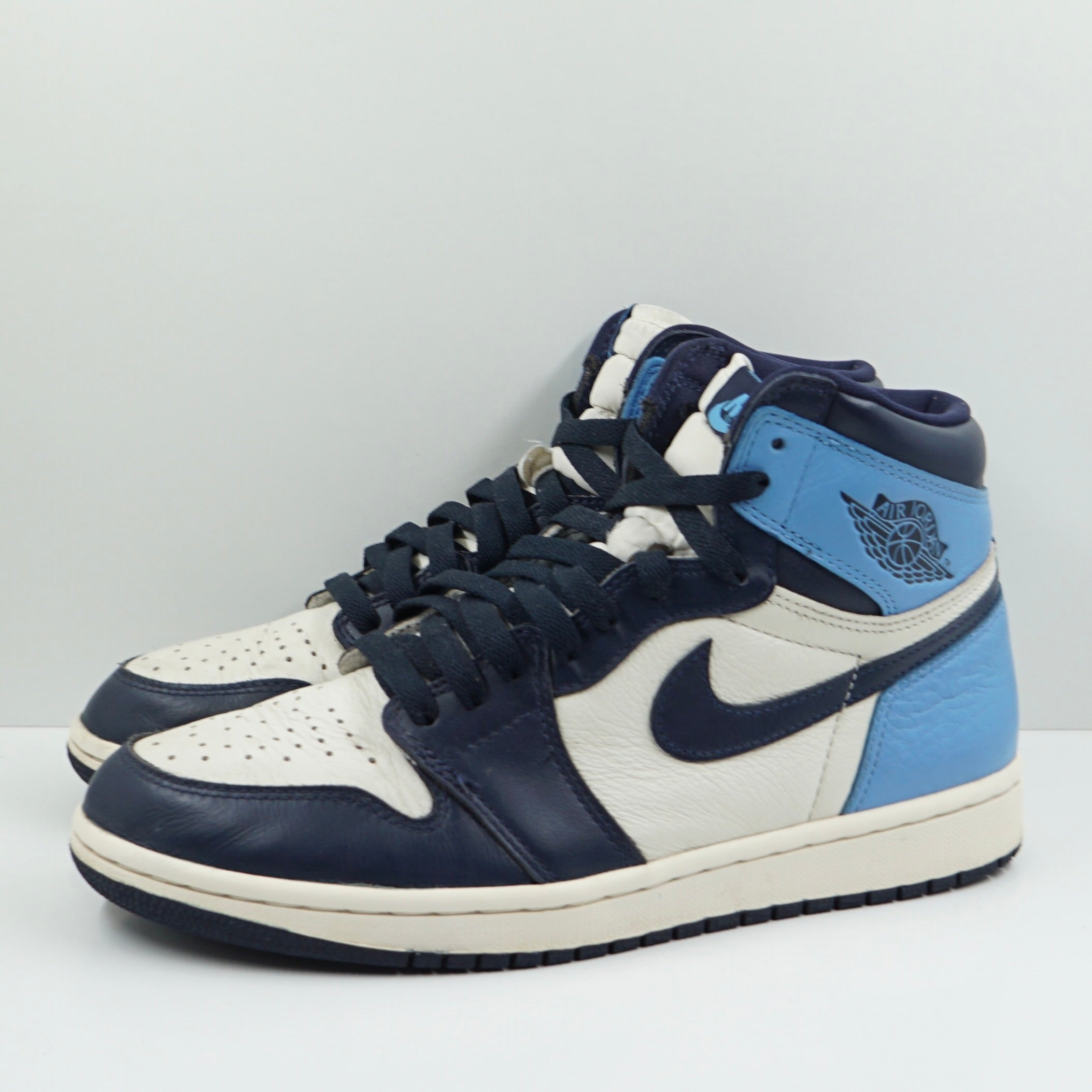 Jordan 1 Retro High Obsidian UNC