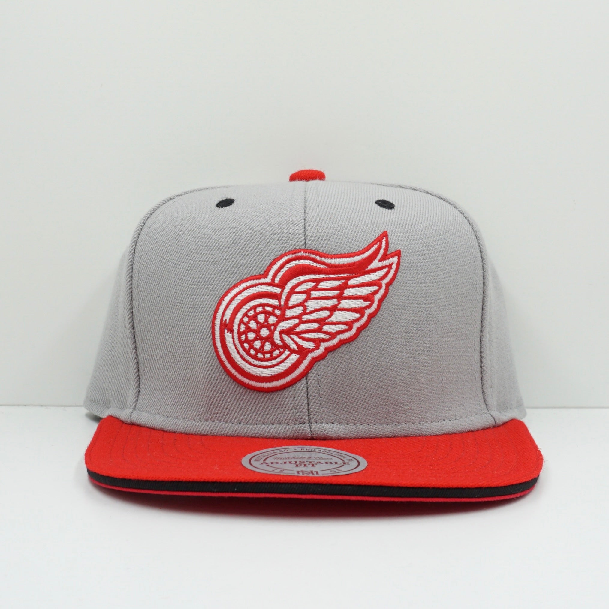 Mitchell & Ness Detroit Red Wings Grey Red Snapback Cap