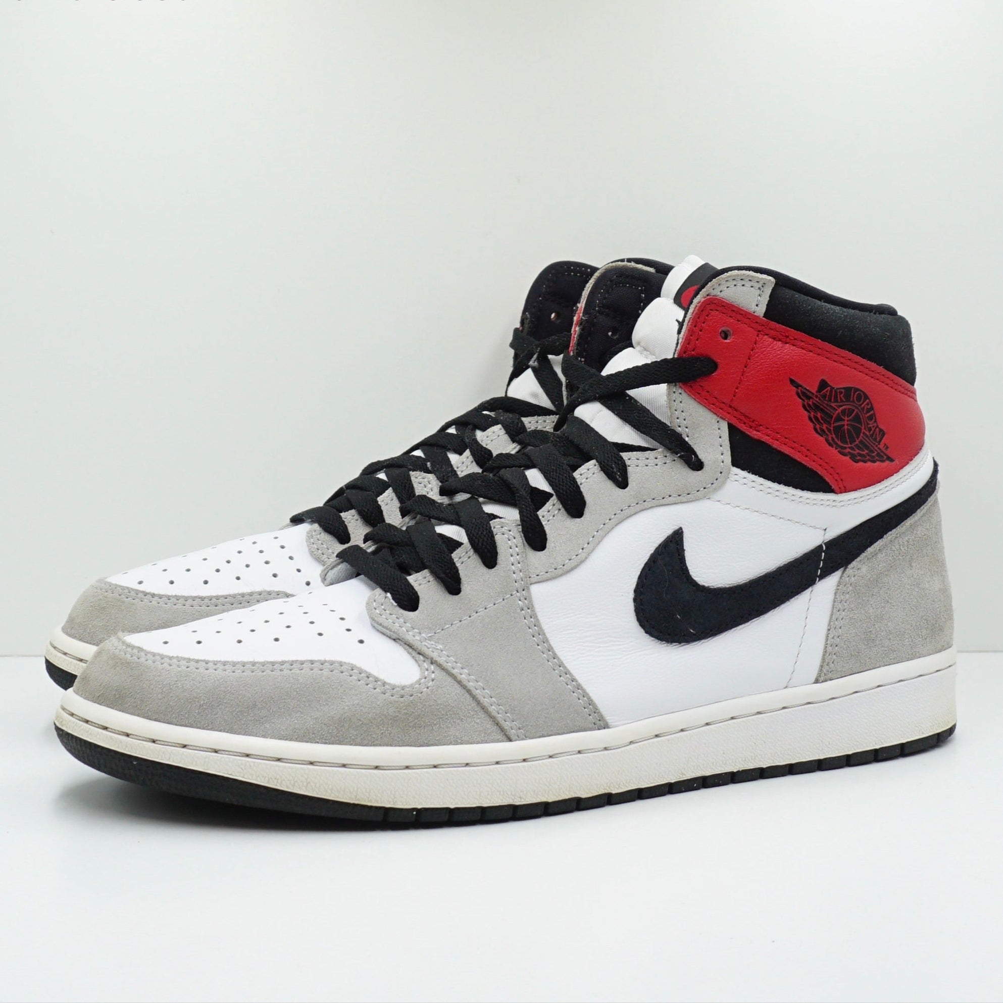 Jordan 1 Retro High Light Smoke Grey