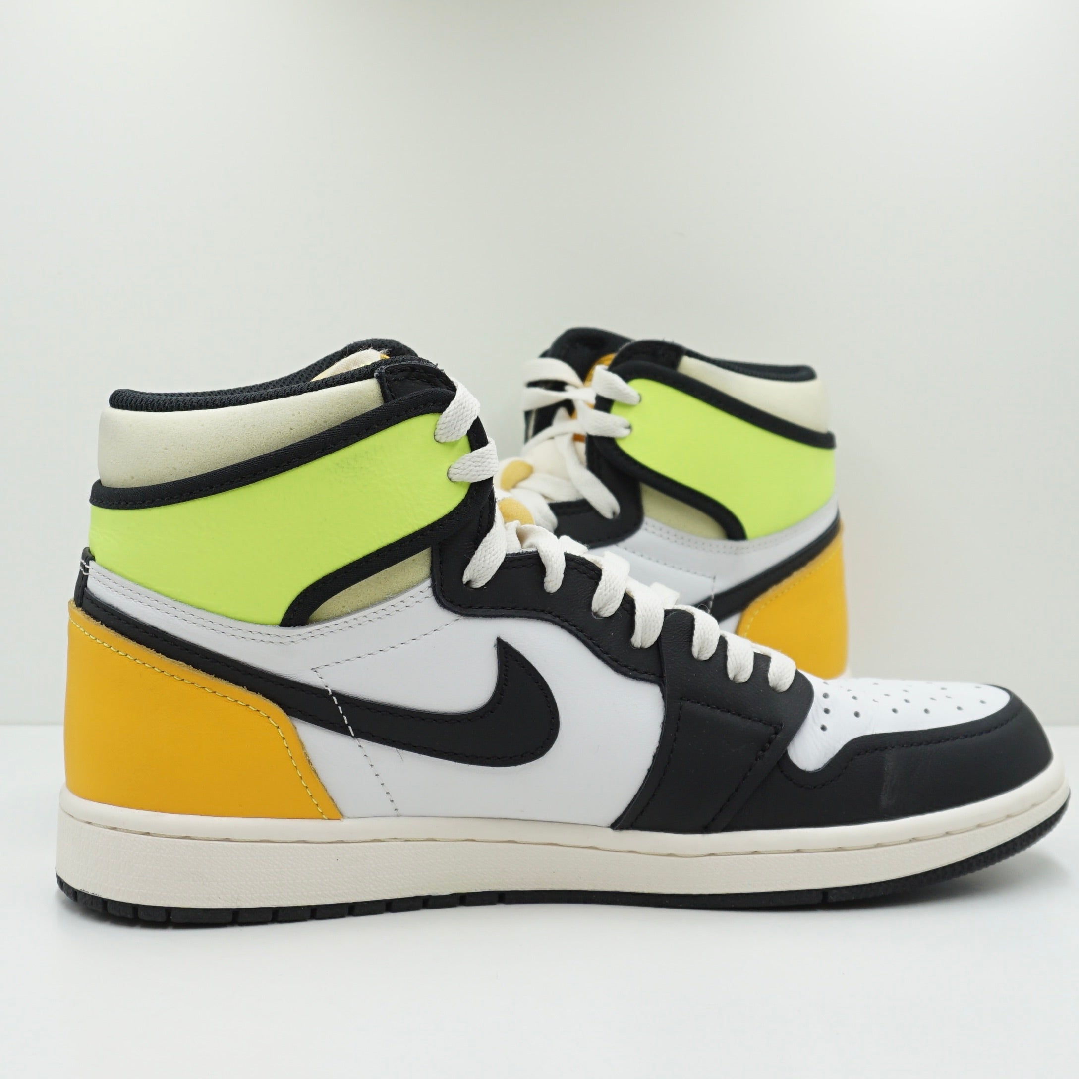Jordan 1 Retro High White Black Volt University Gold