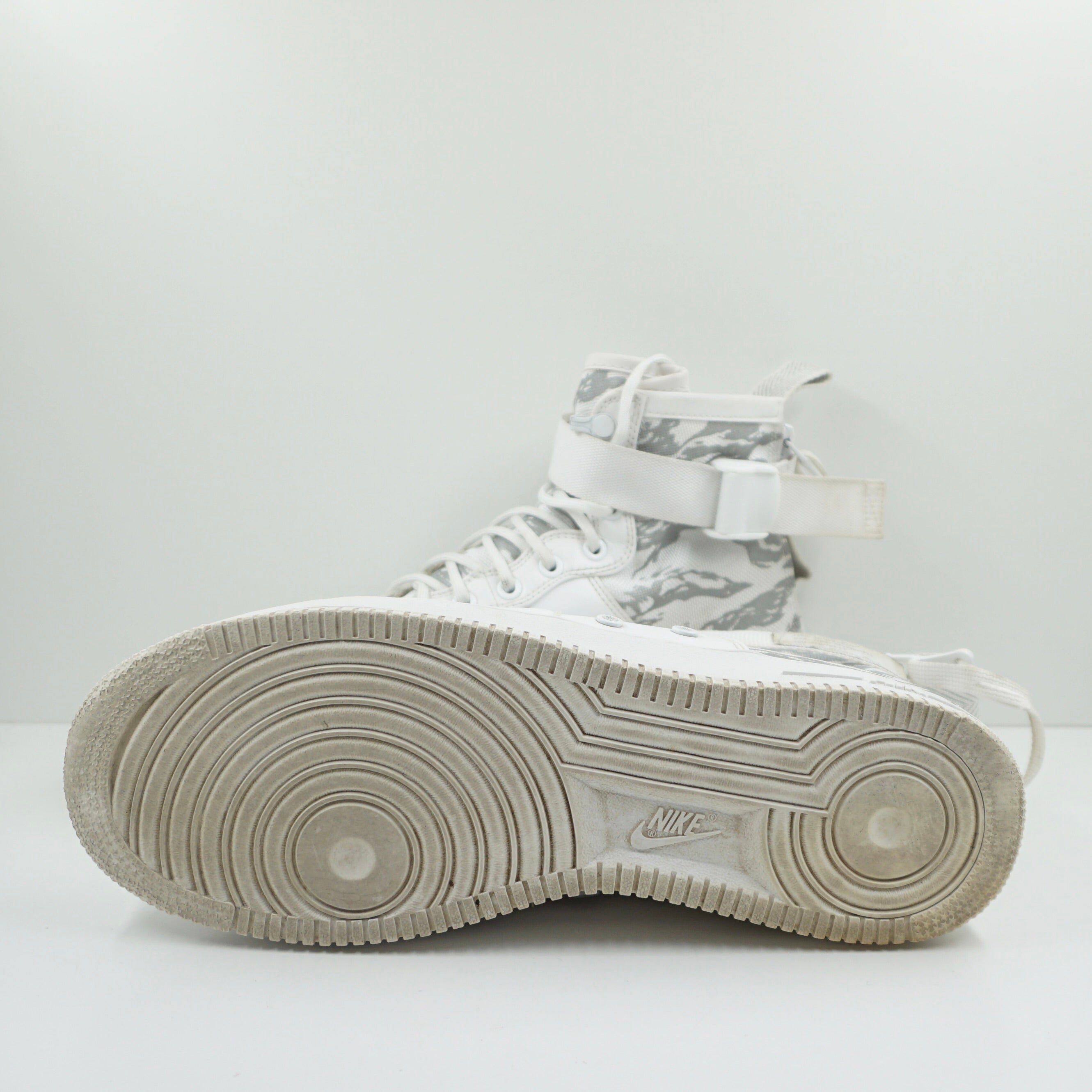 Nike SF Air Force 1 Mid Winter Camo