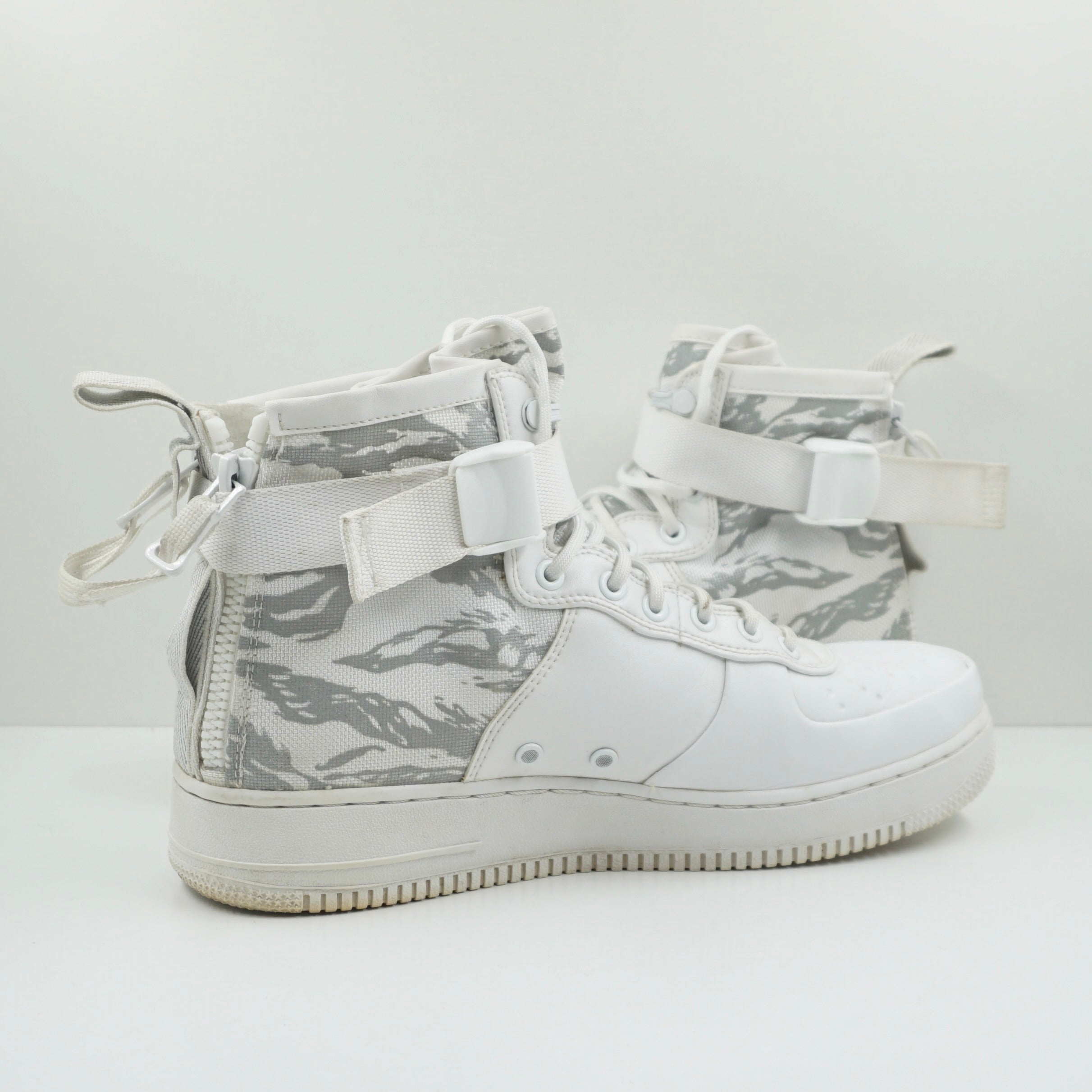 Nike SF Air Force 1 Mid Winter Camo