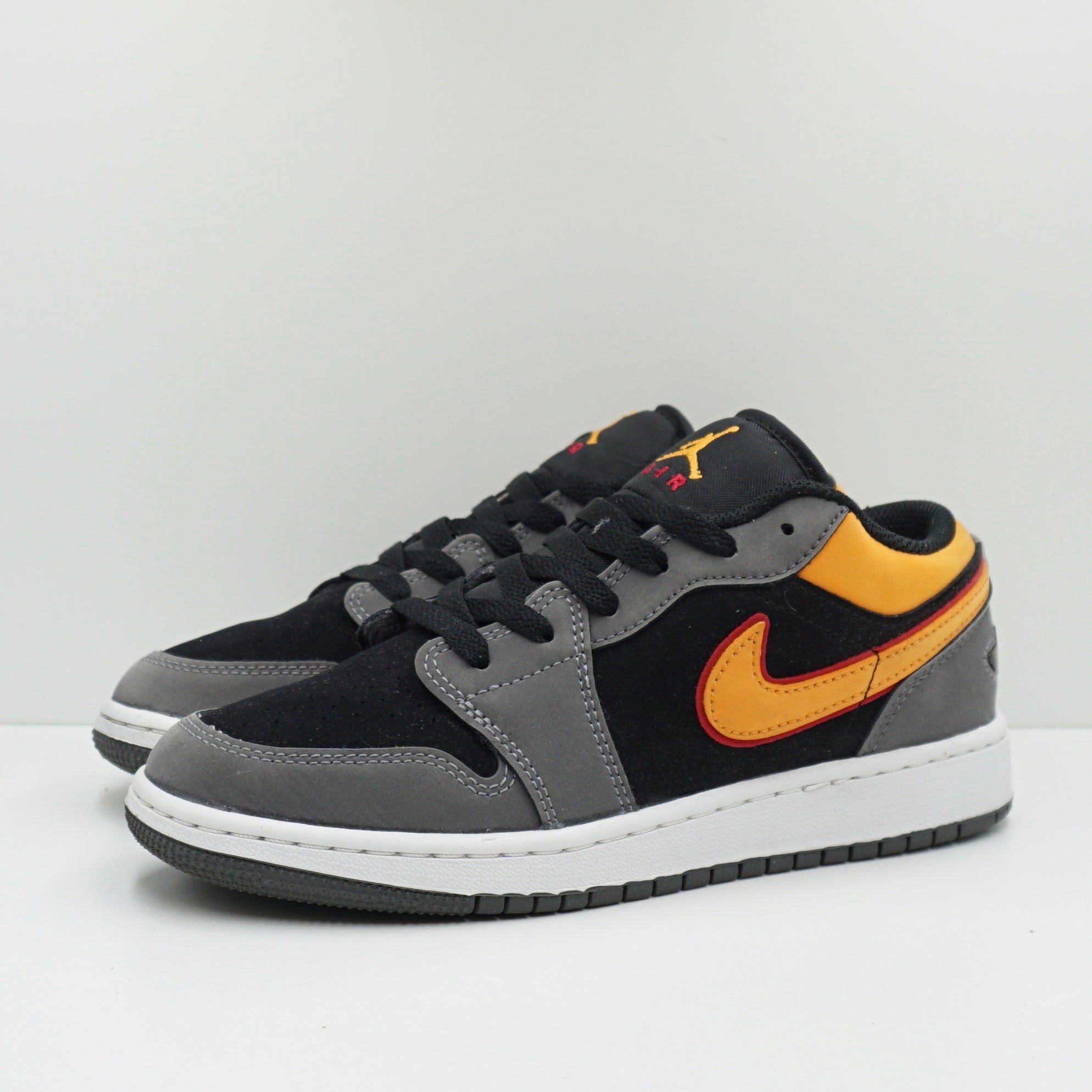 Jordan 1 Low SE Light Graphite Vivid Orange (GS)