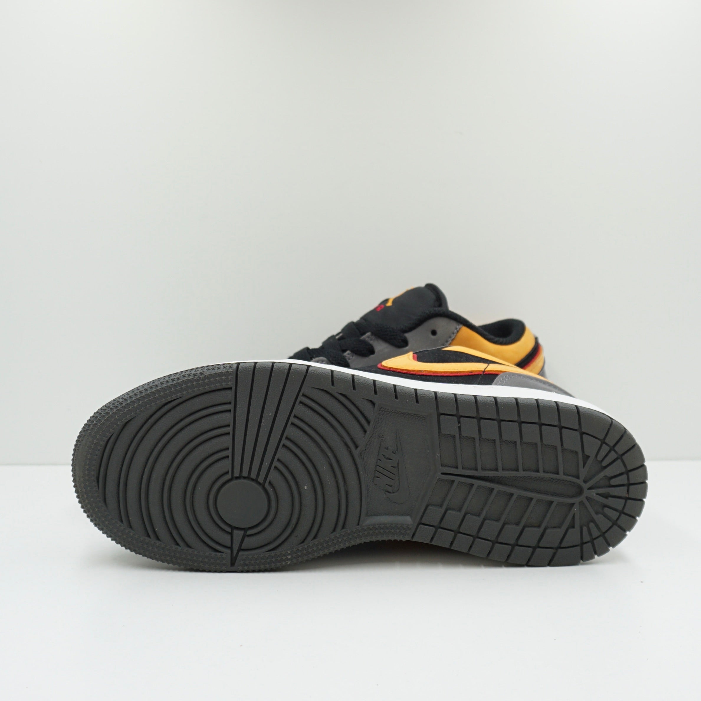 Jordan 1 Low SE Light Graphite Vivid Orange (GS)