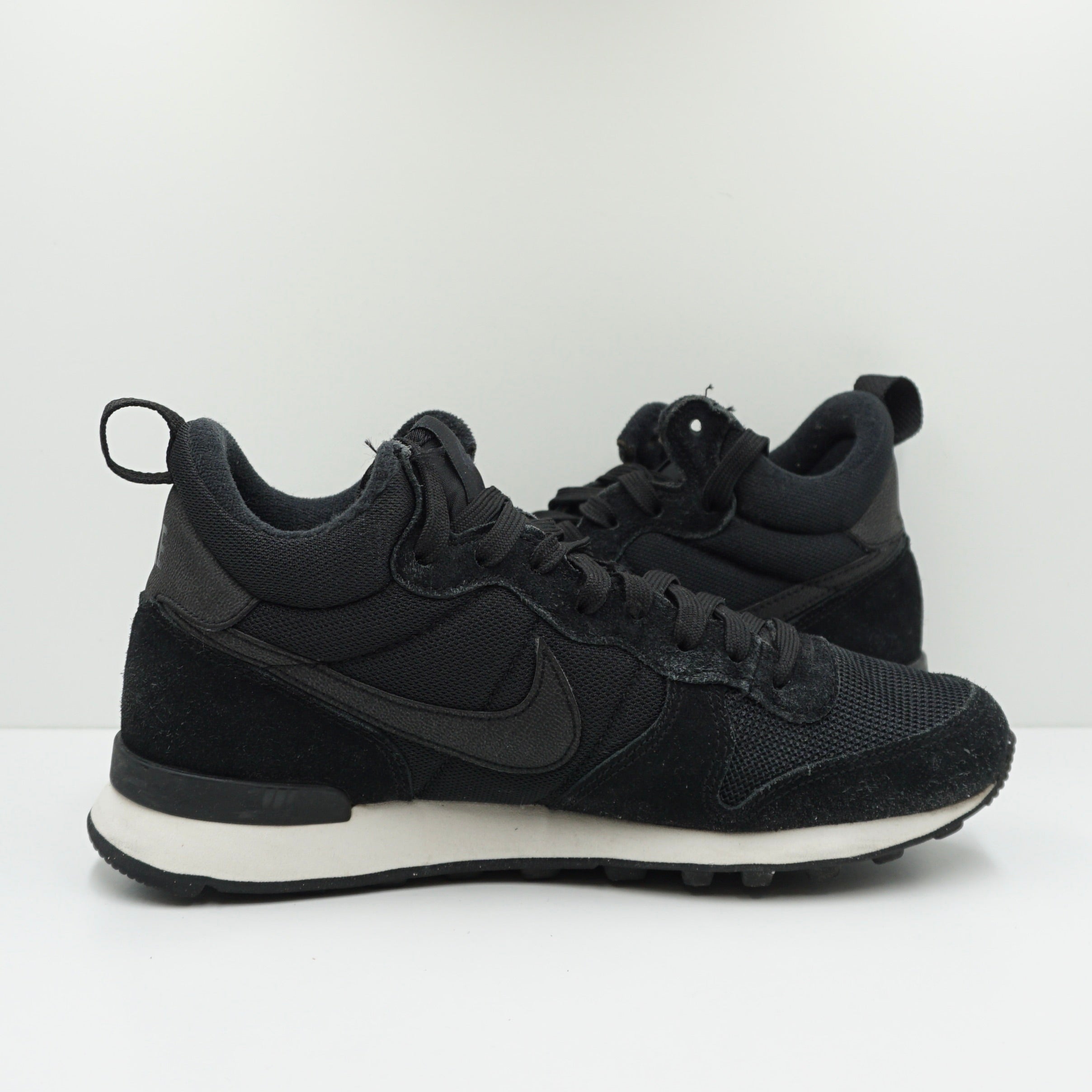 Nike Internationalist Mid Top Black Suede (W)
