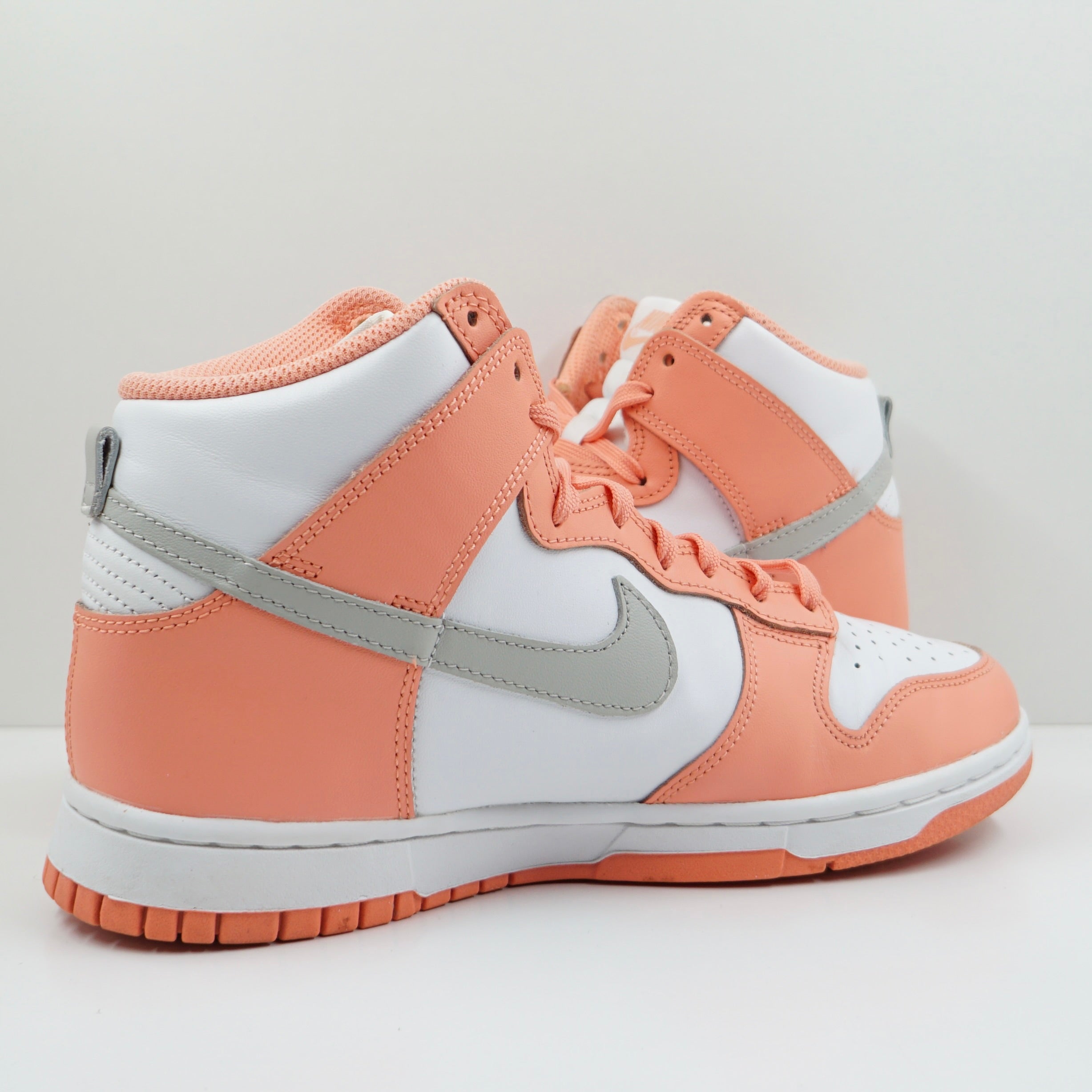 Nike Dunk High Salmon (W)