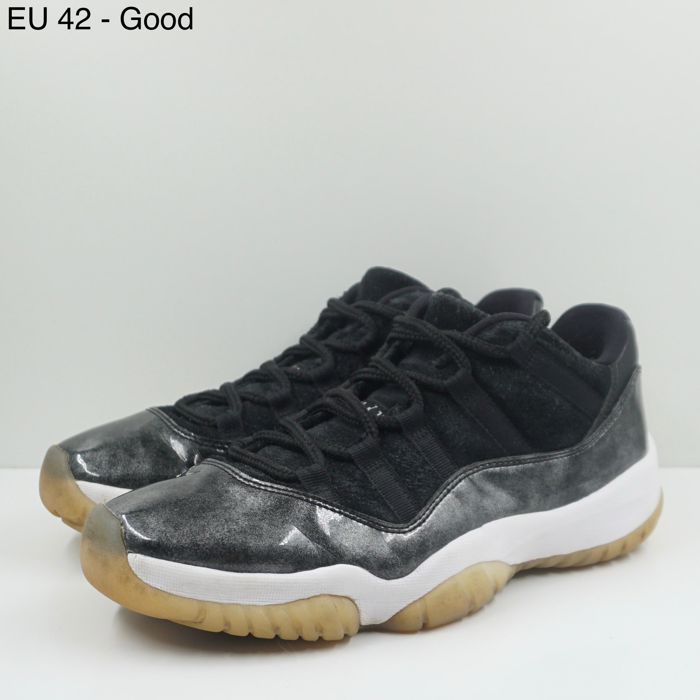 Jordan 11 Retro Low Barons