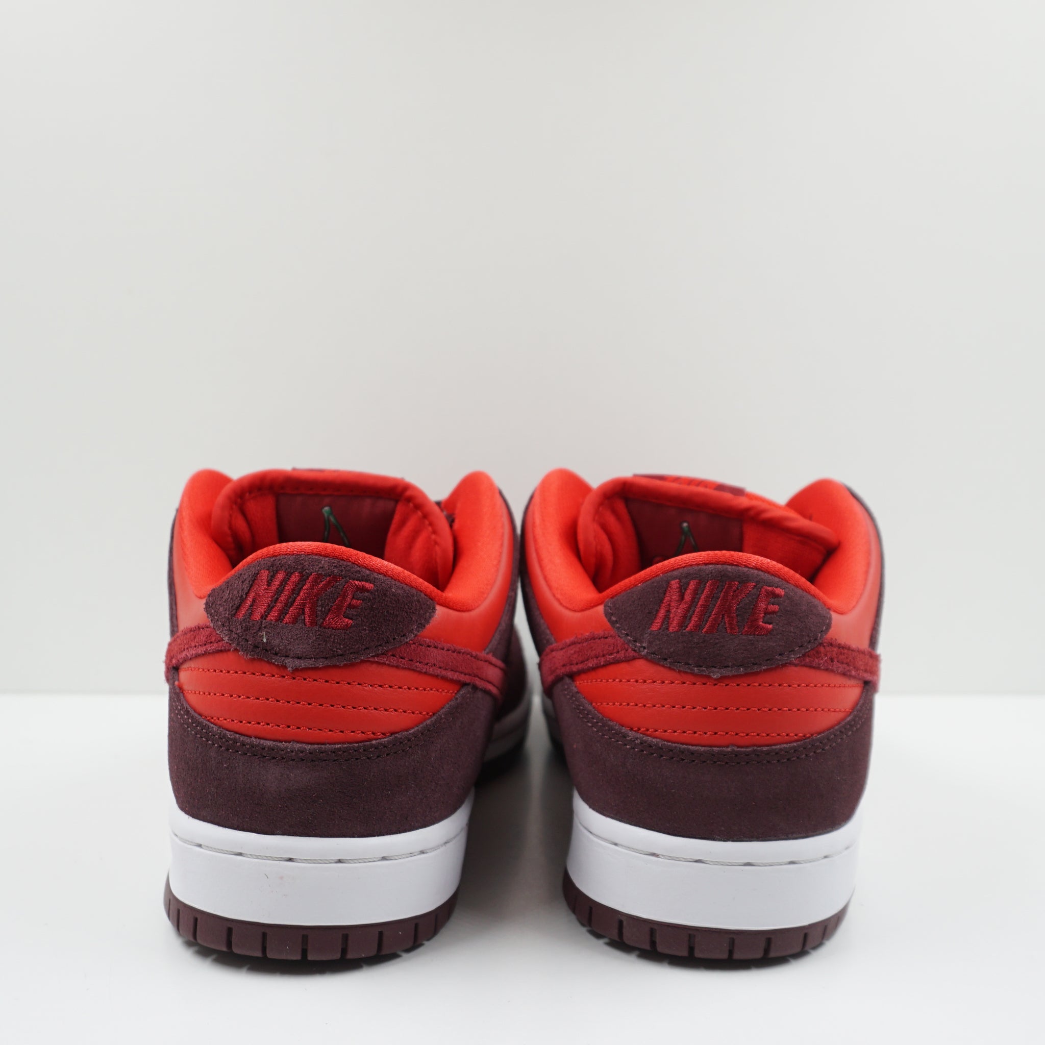 Nike SB Dunk Low Cherry