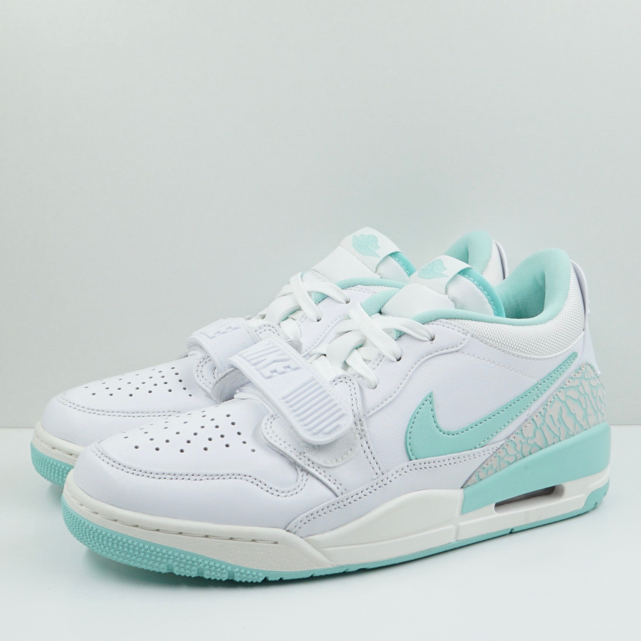 Jordan Legacy 312 Low White Light Dew (W)