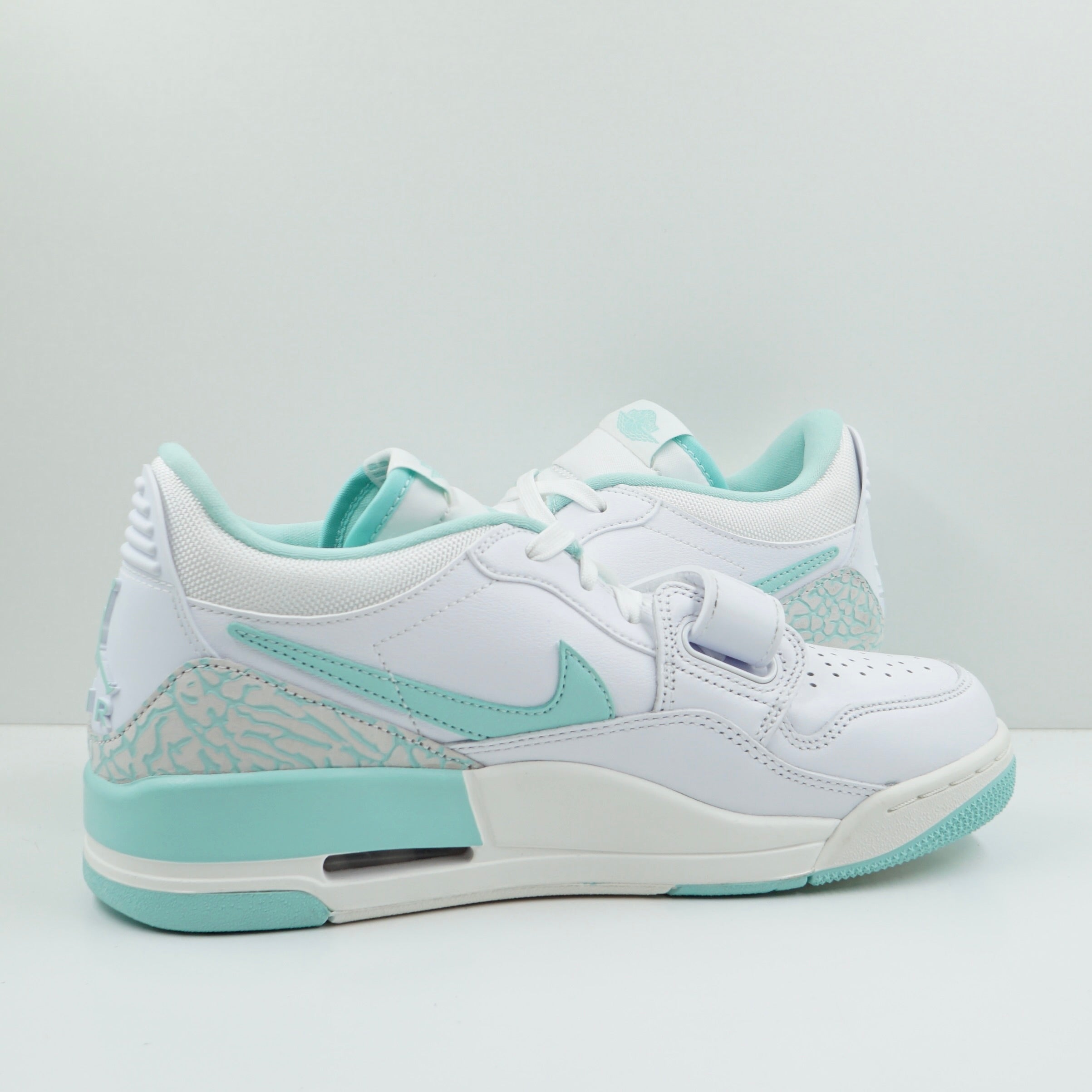Jordan Legacy 312 Low White Light Dew (W)