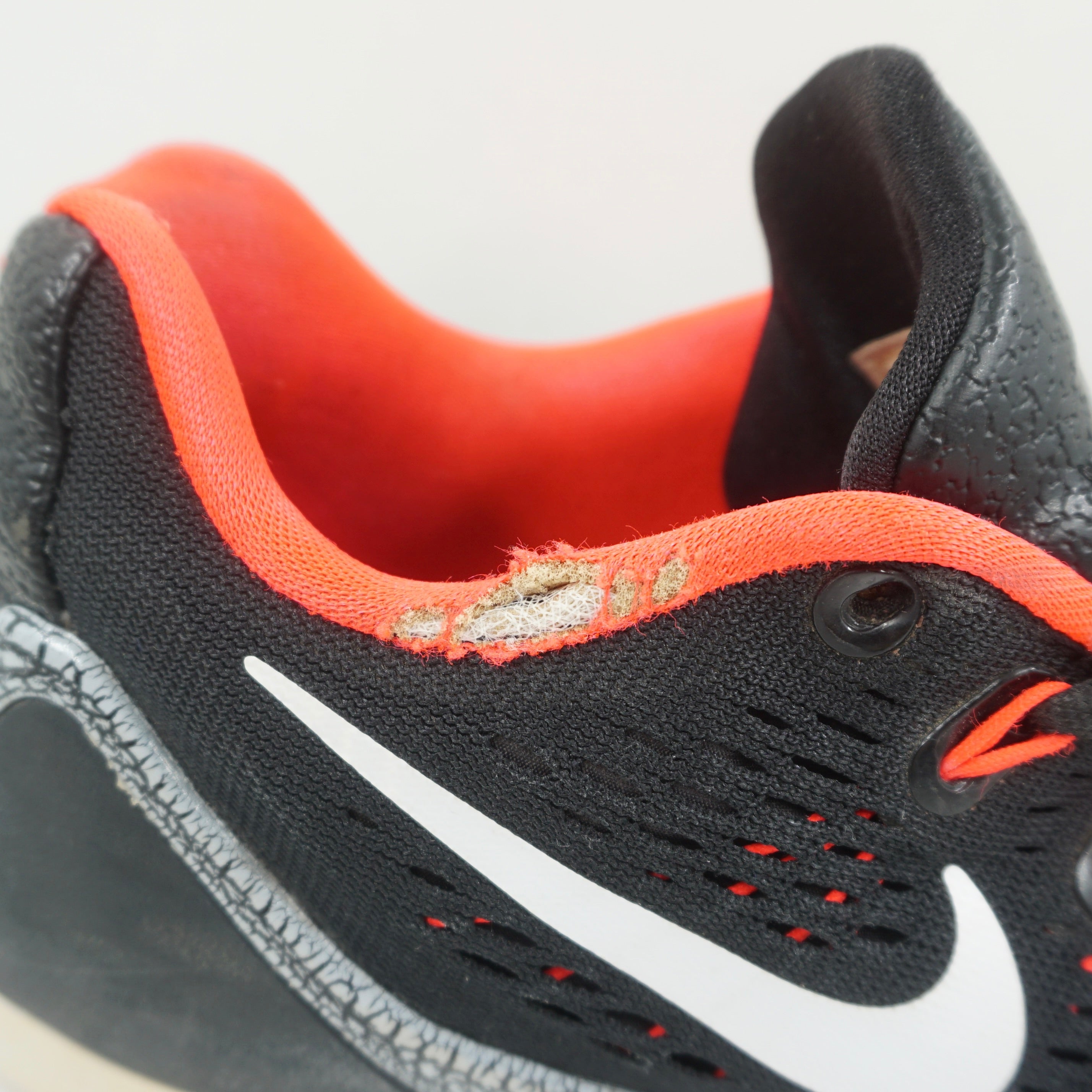 Nike Kobe 9 EM Low Laser Crimson