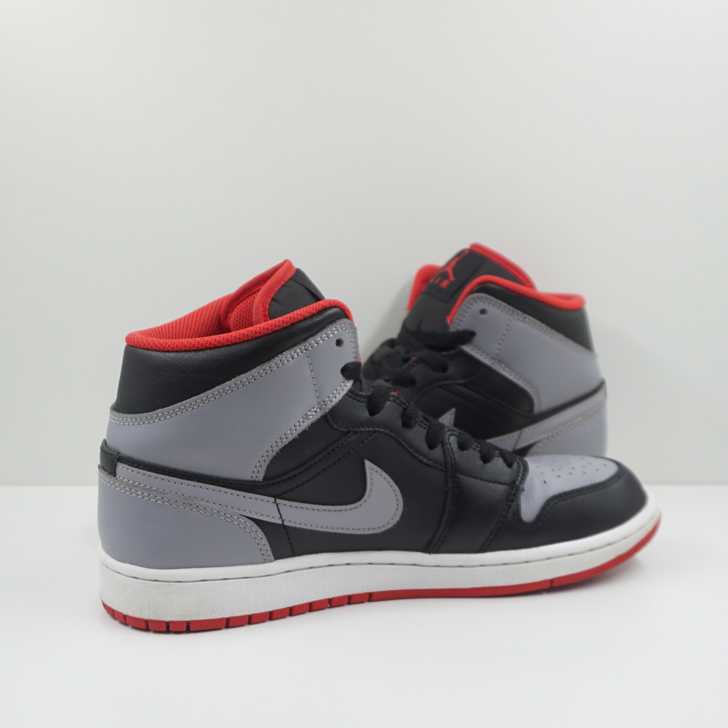 Jordan 1 Mid Bred Shadow