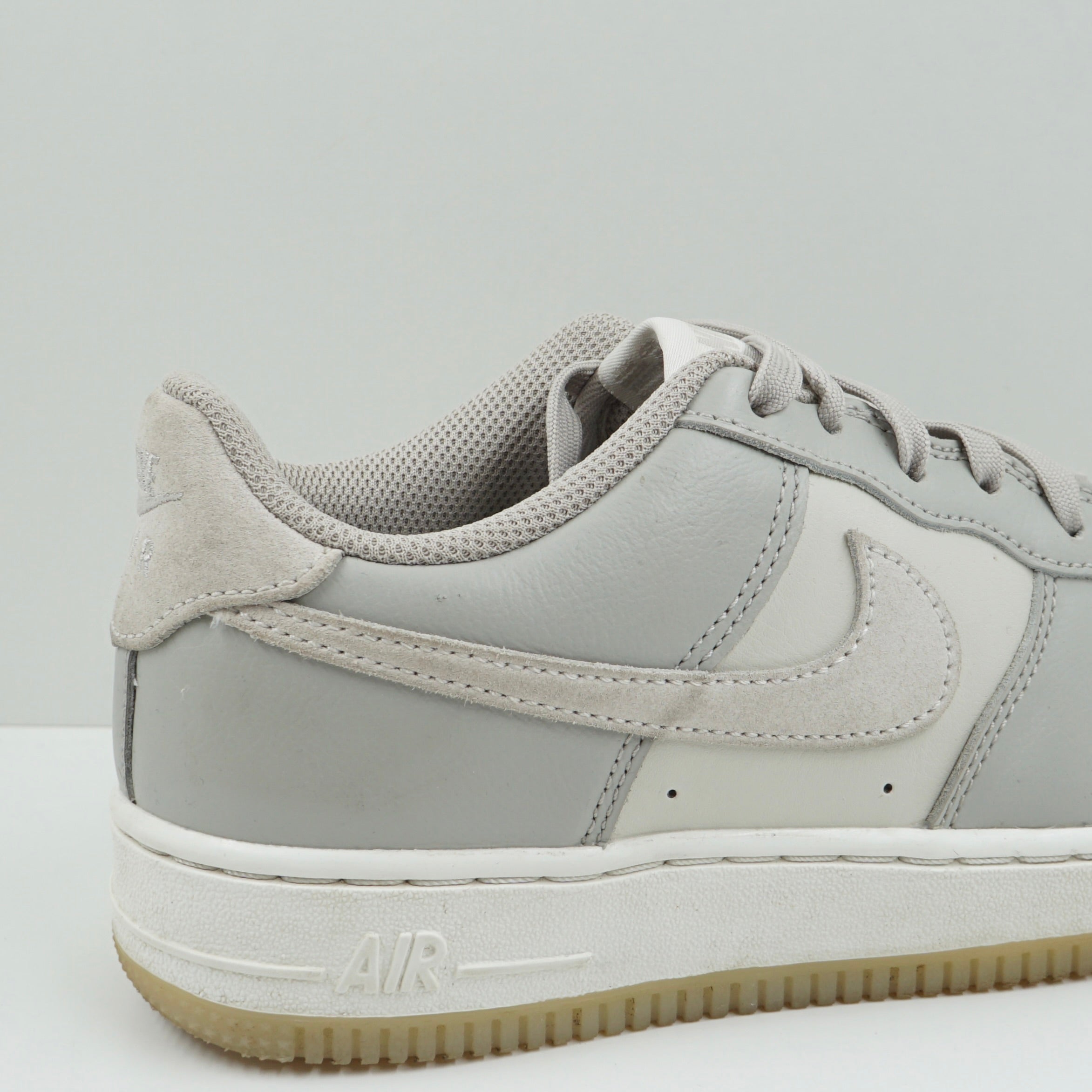 Nike Air Force 1 Low LV8 5 Light Bone Iron Ore (GS)