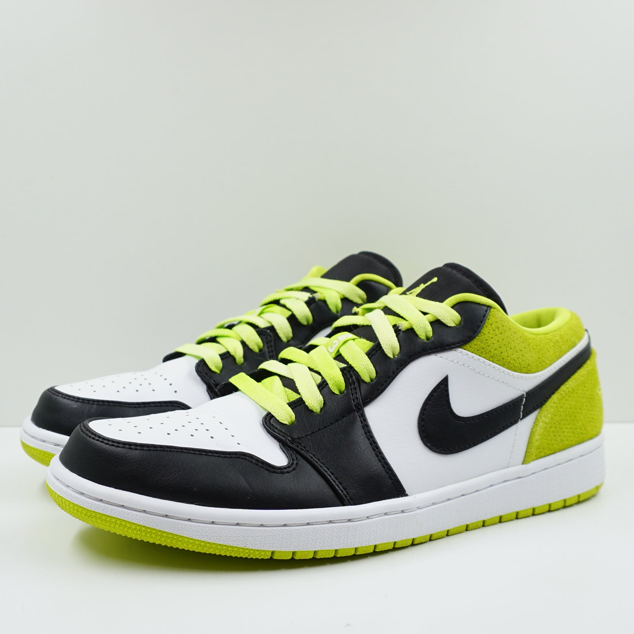 Jordan 1 Low Black Cyber