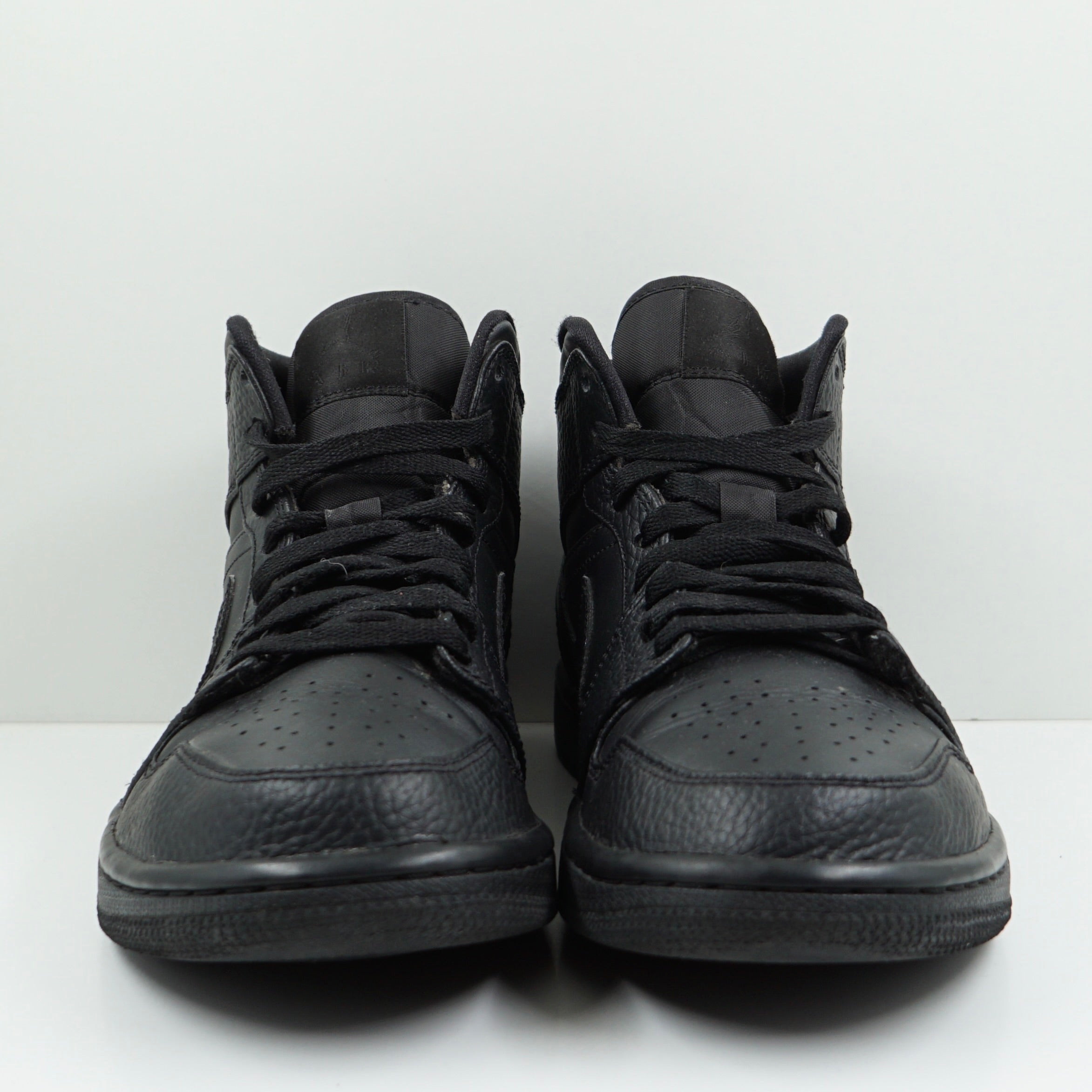 Jordan 1 Mid Triple Black (2020)