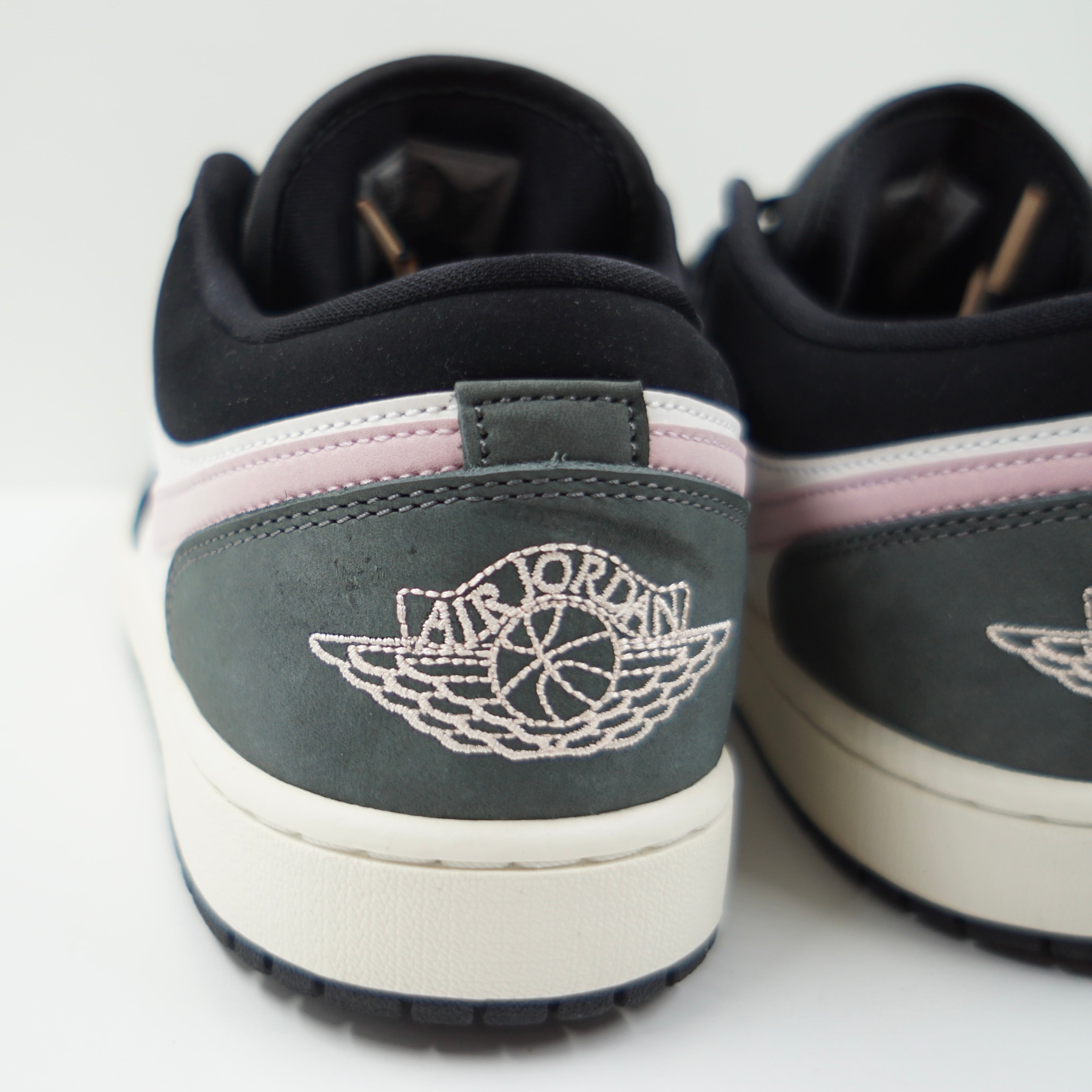 Jordan 1 Low SE Black & Pinksicle
