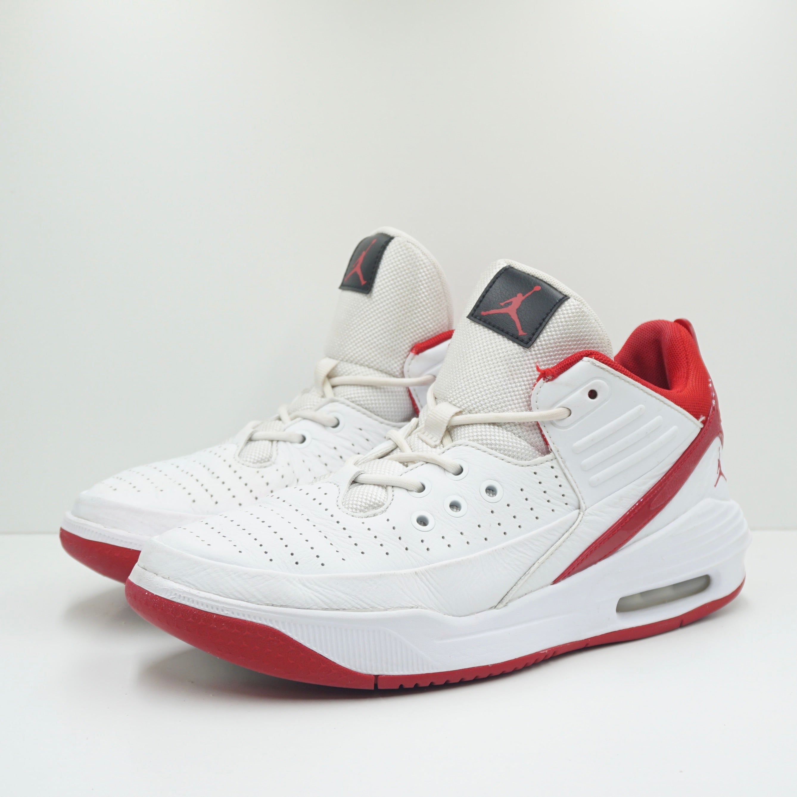 Jordan Max Aura 5 White Gym Red