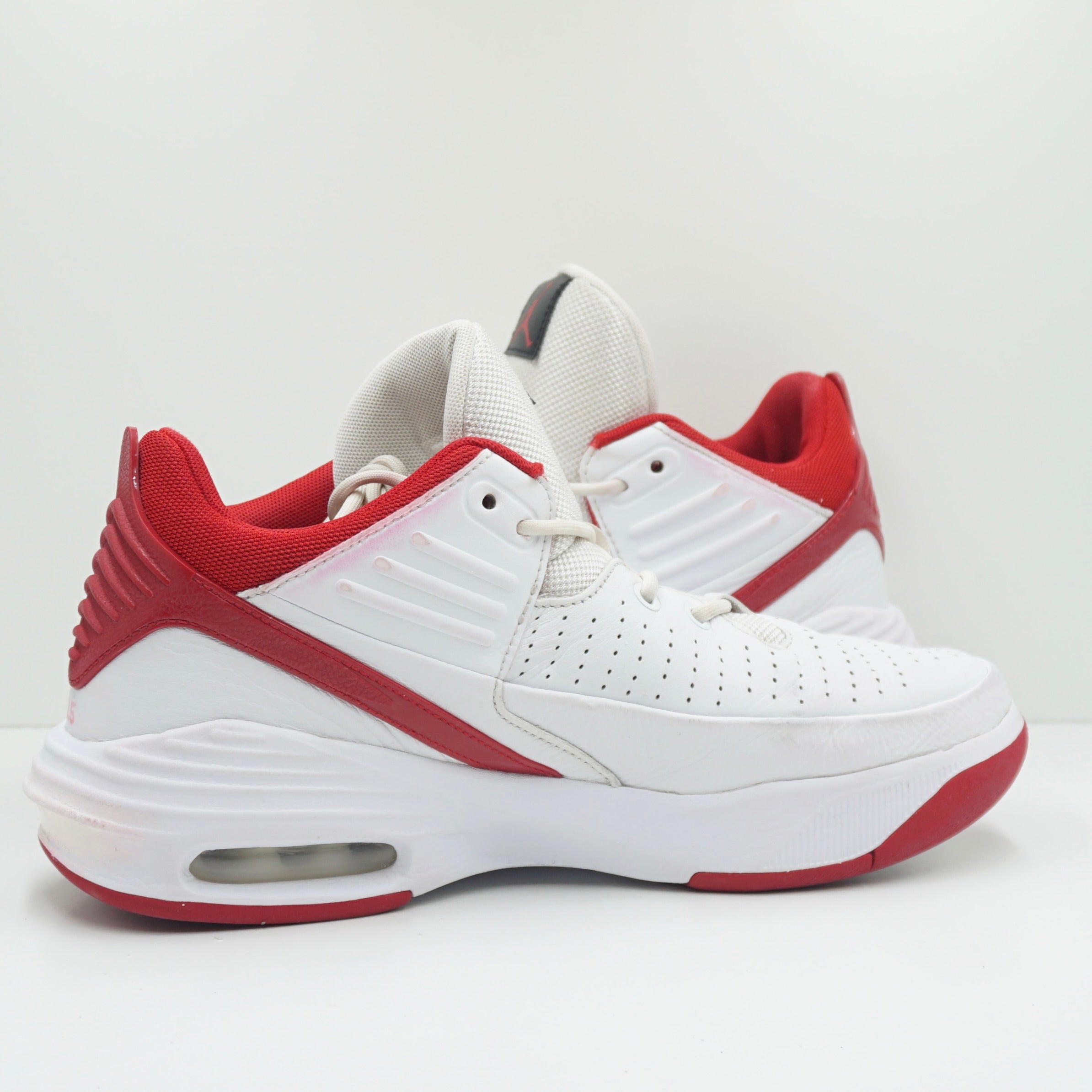 Jordan Max Aura 5 White Gym Red