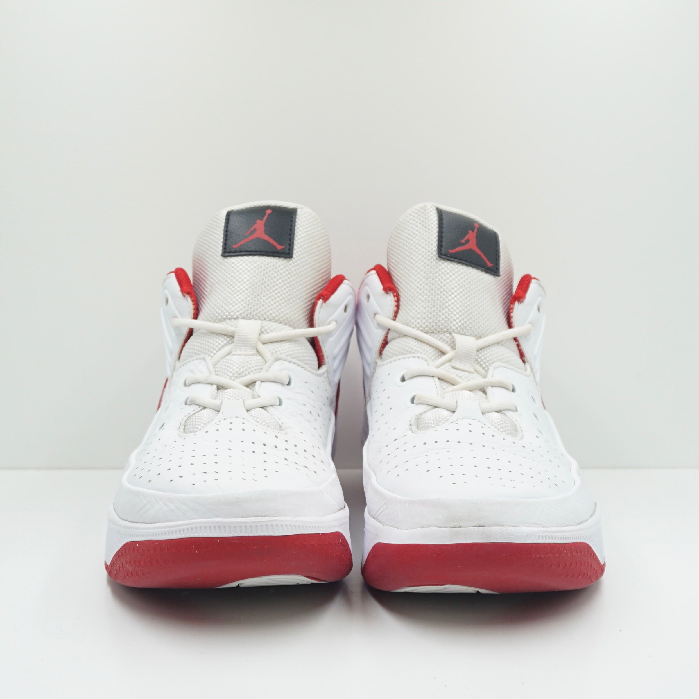 Jordan Max Aura 5 White Gym Red