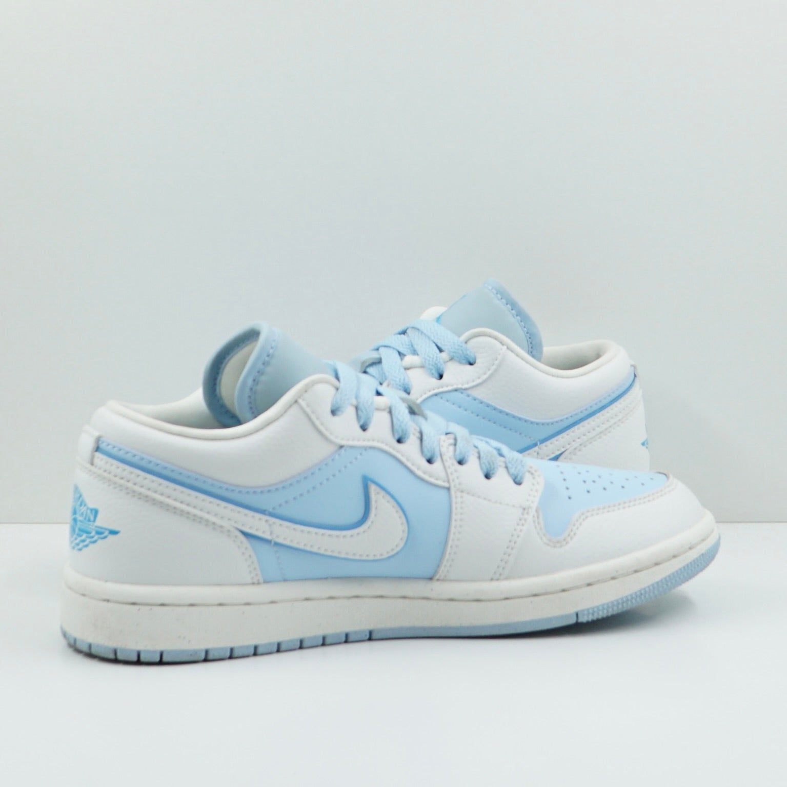 Jordan 1 Low SE Reverse Ice Blue (W)