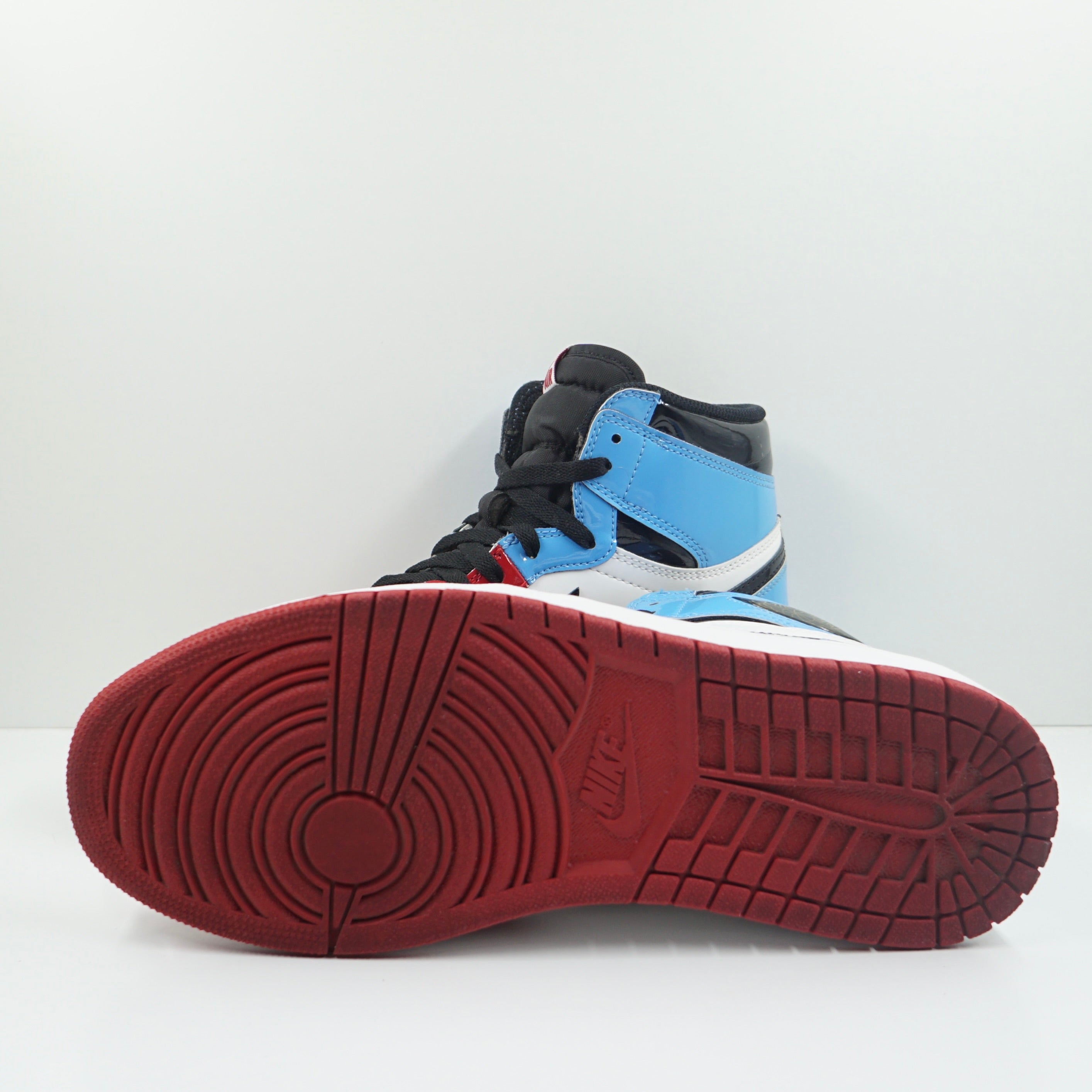 Jordan 1 Retro High Fearless UNC Chicago