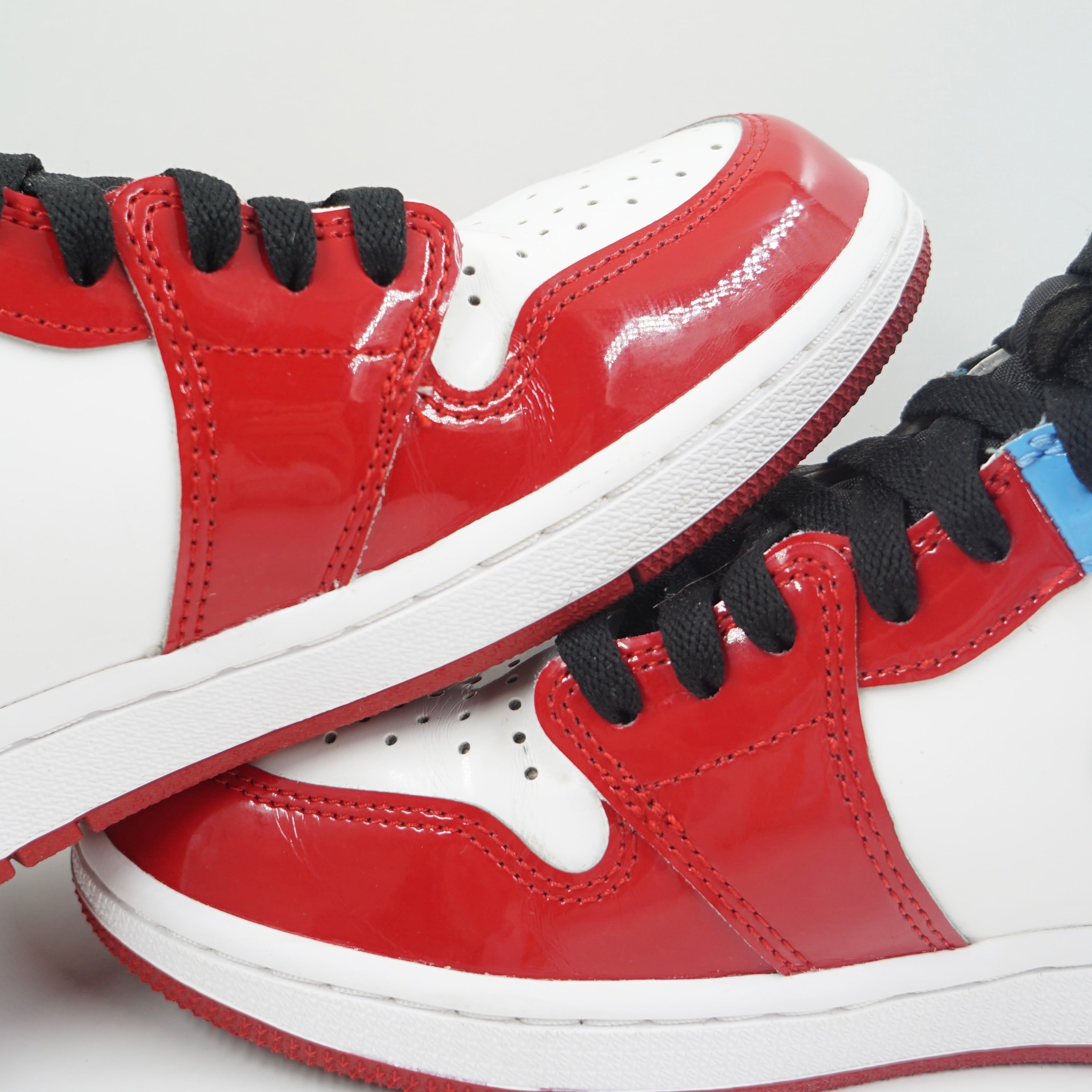Jordan 1 Retro High Fearless UNC Chicago