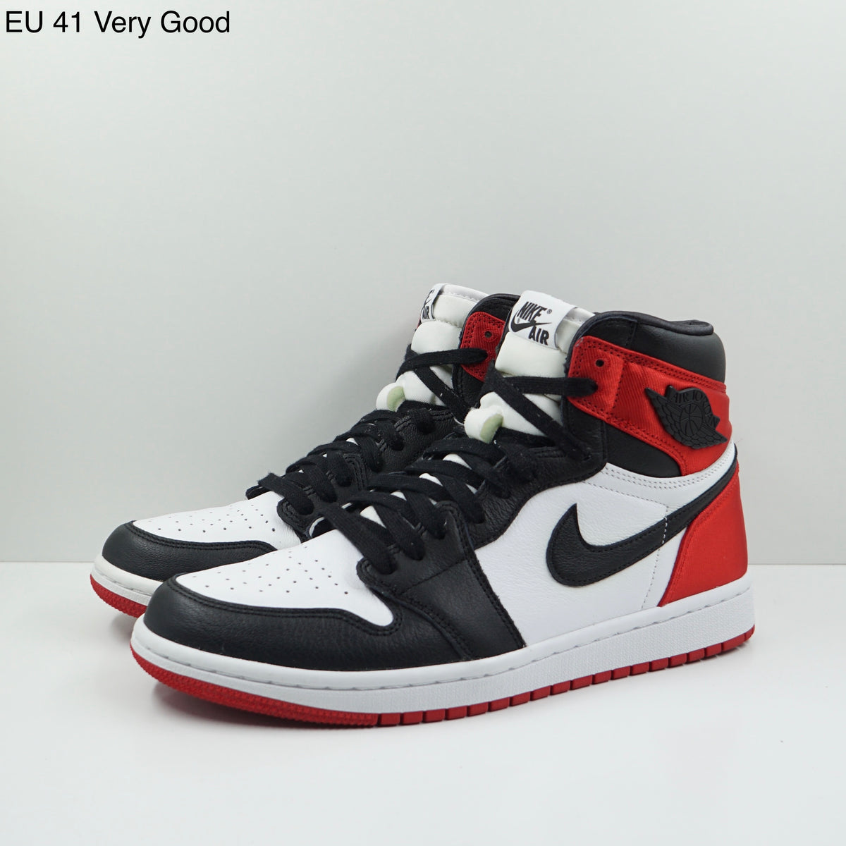 Jordan 1 Retro High Satin Black Toe (W)