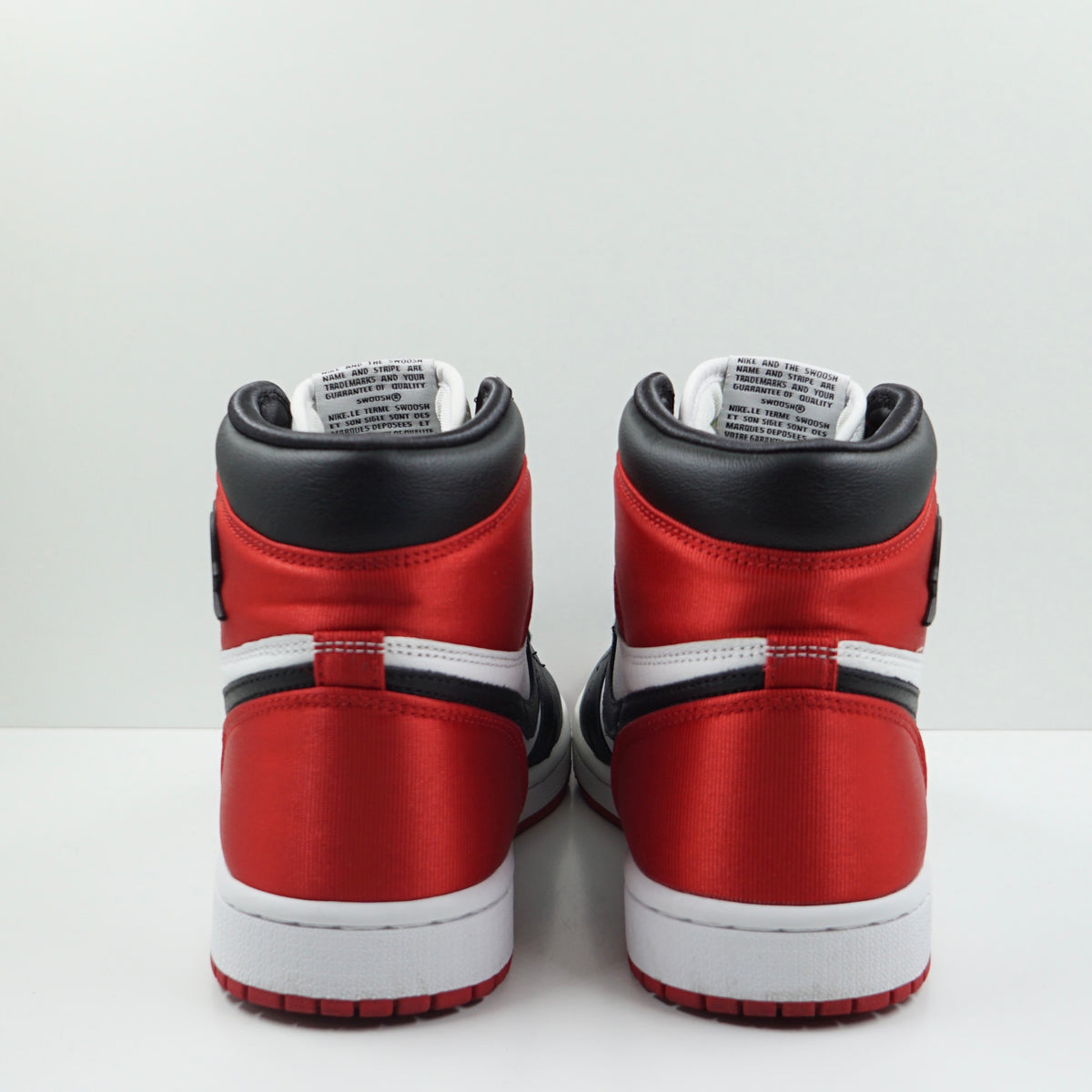 Jordan 1 Retro High Satin Black Toe (W)