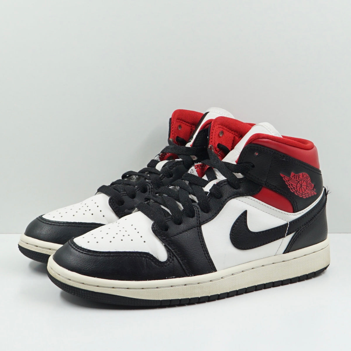 Jordan 1 Mid Gym Red Panda (W)