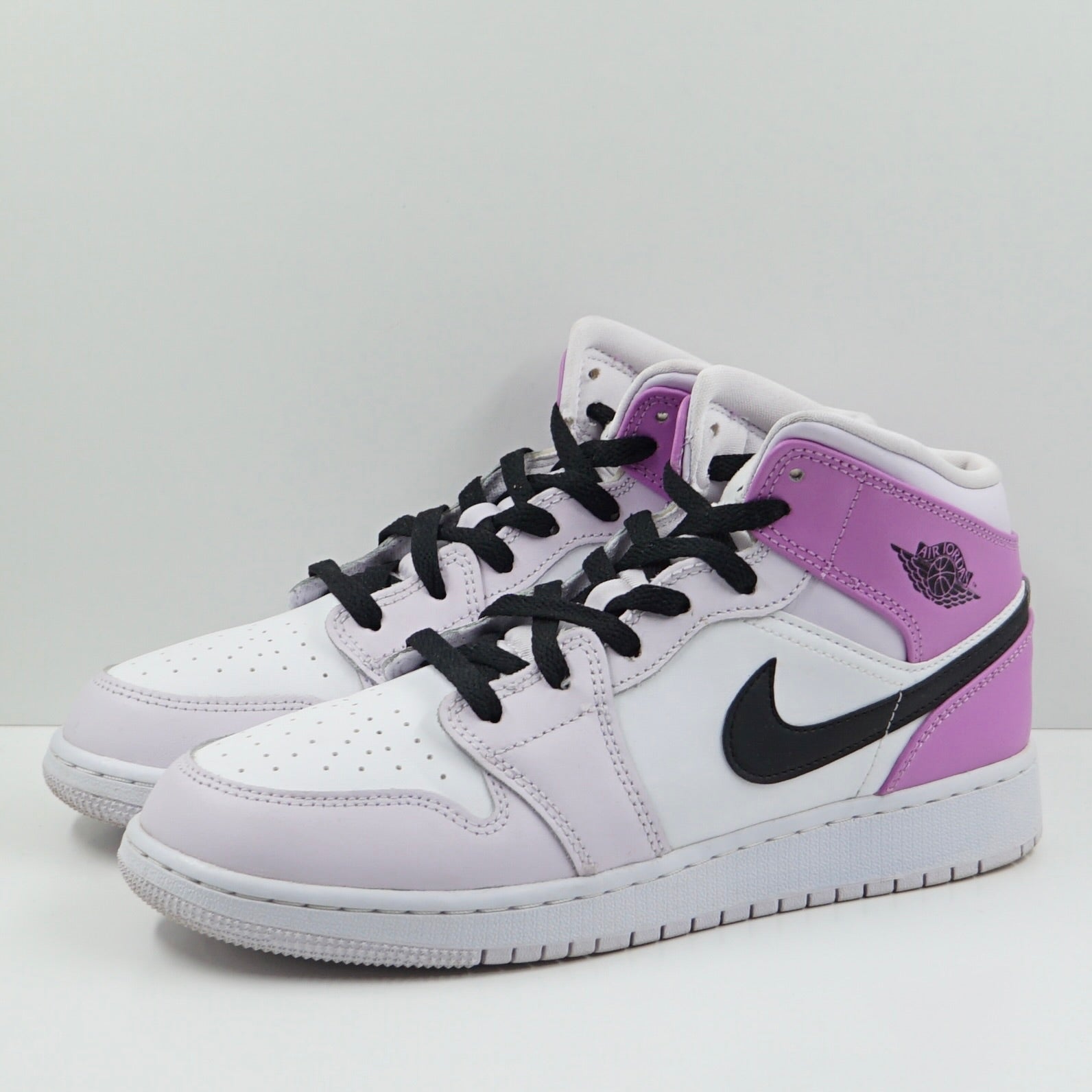 Jordan 1 Mid Barely Grape (GS)