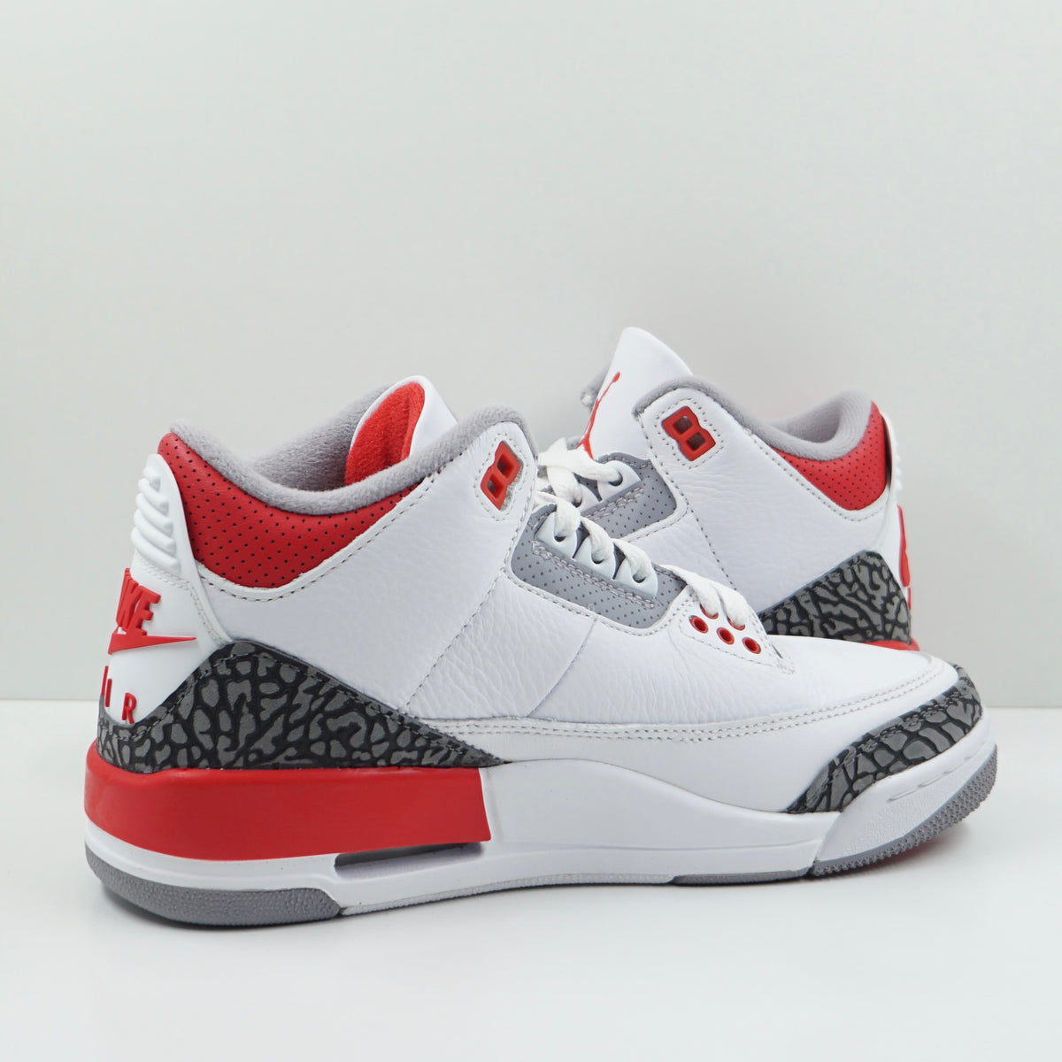 Jordan 3 Retro Fire Red (2022)