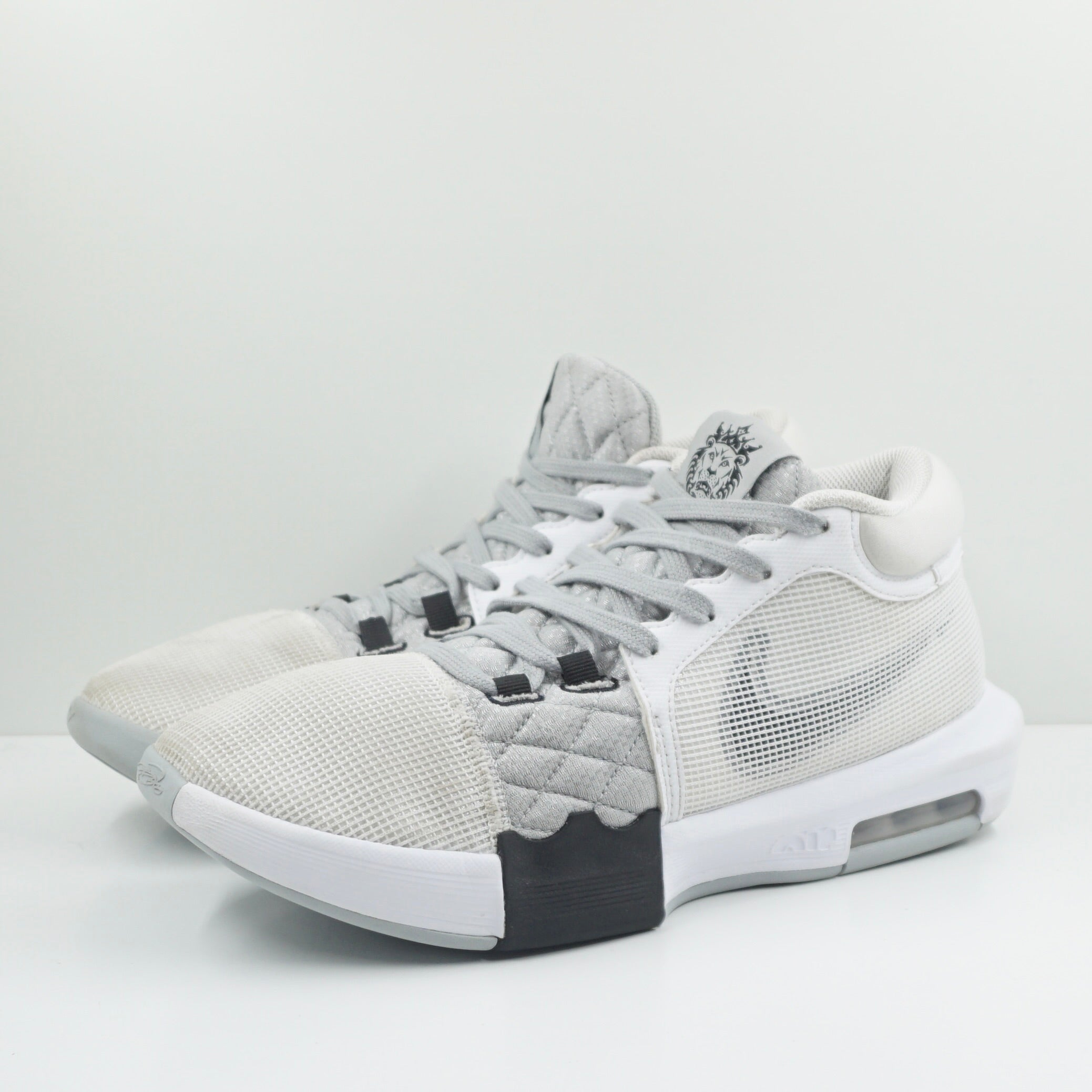 Nike LeBron Witness 8 White Light Smoke Grey
