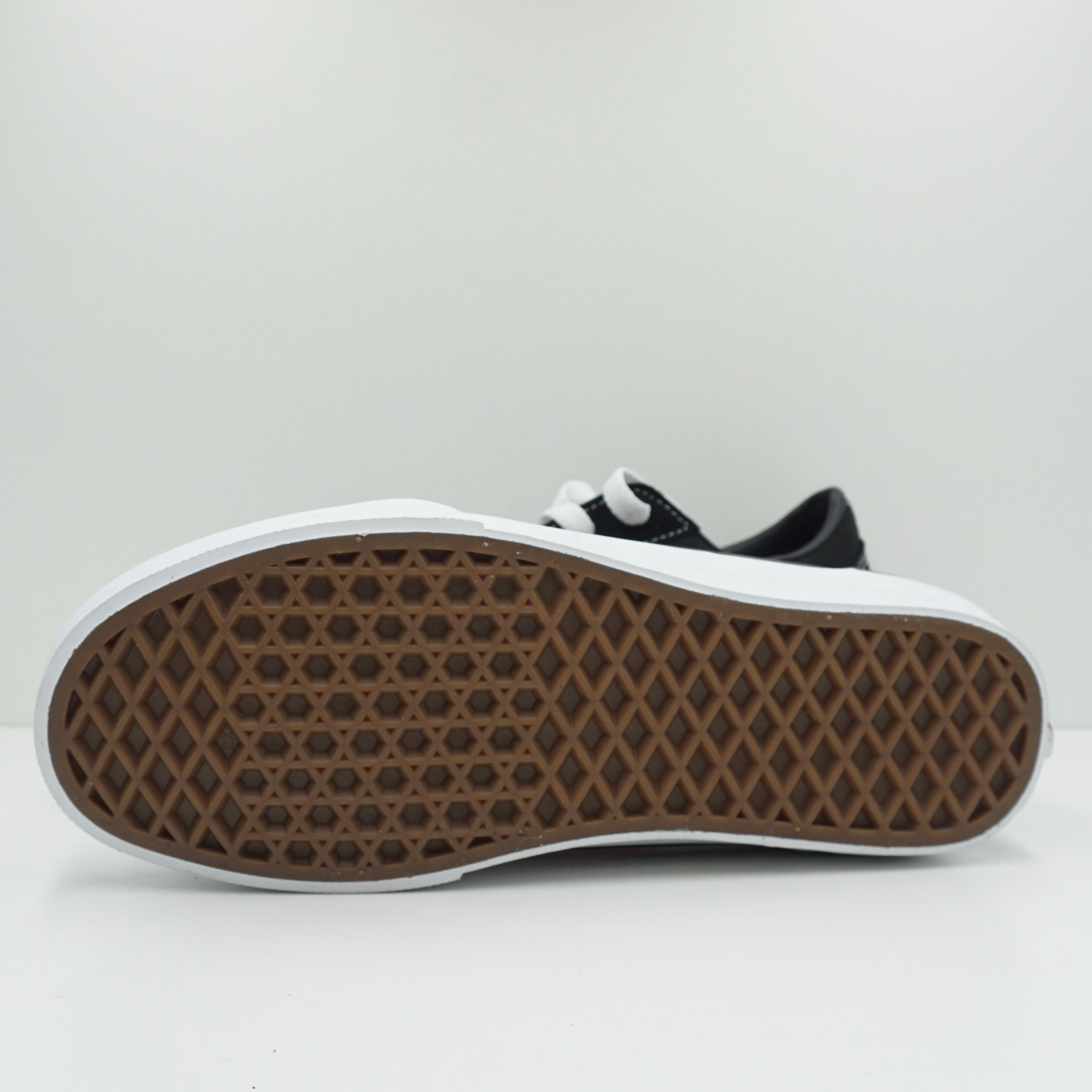 Vans Ward Jr Black White