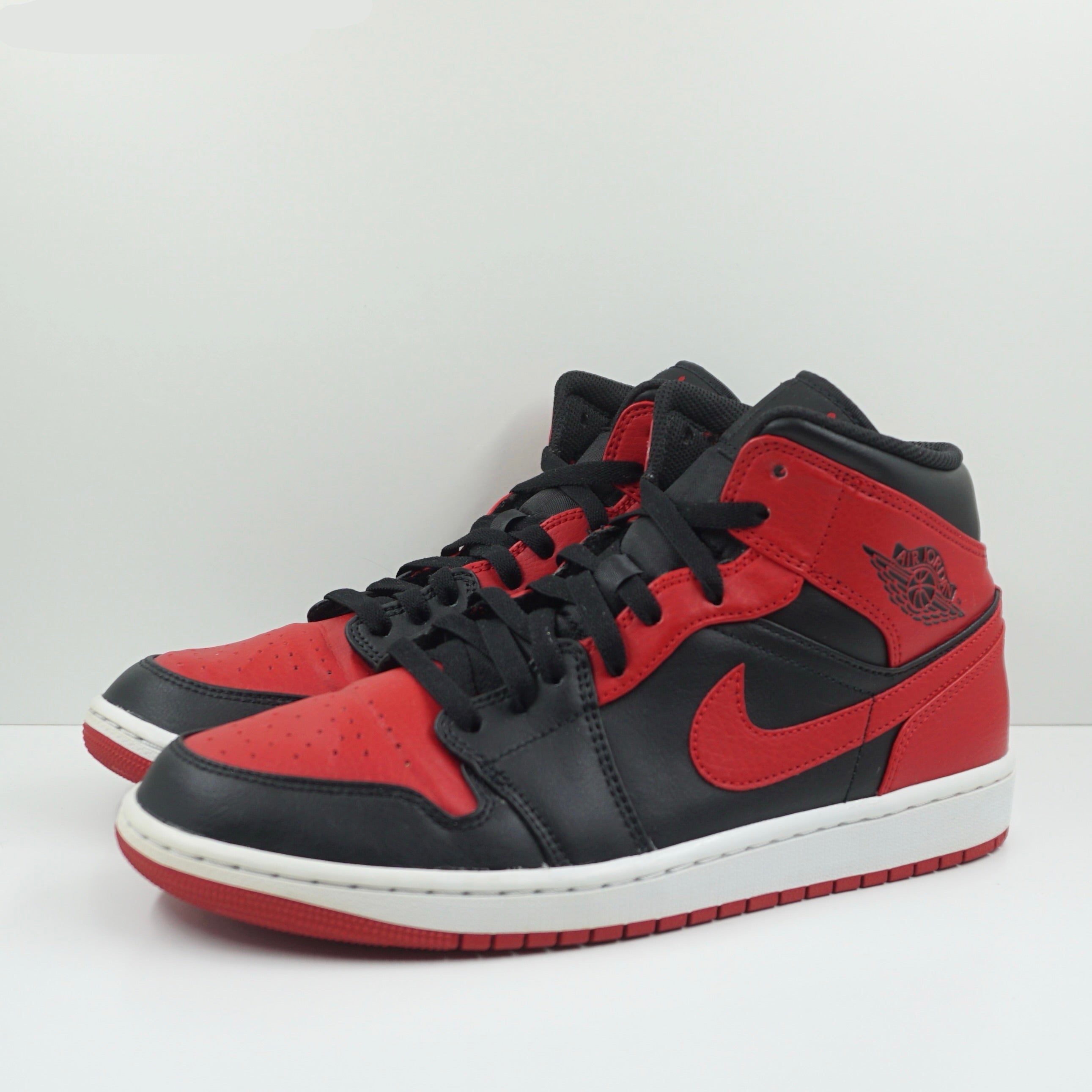 Jordan Mid Bred Banned (2020)