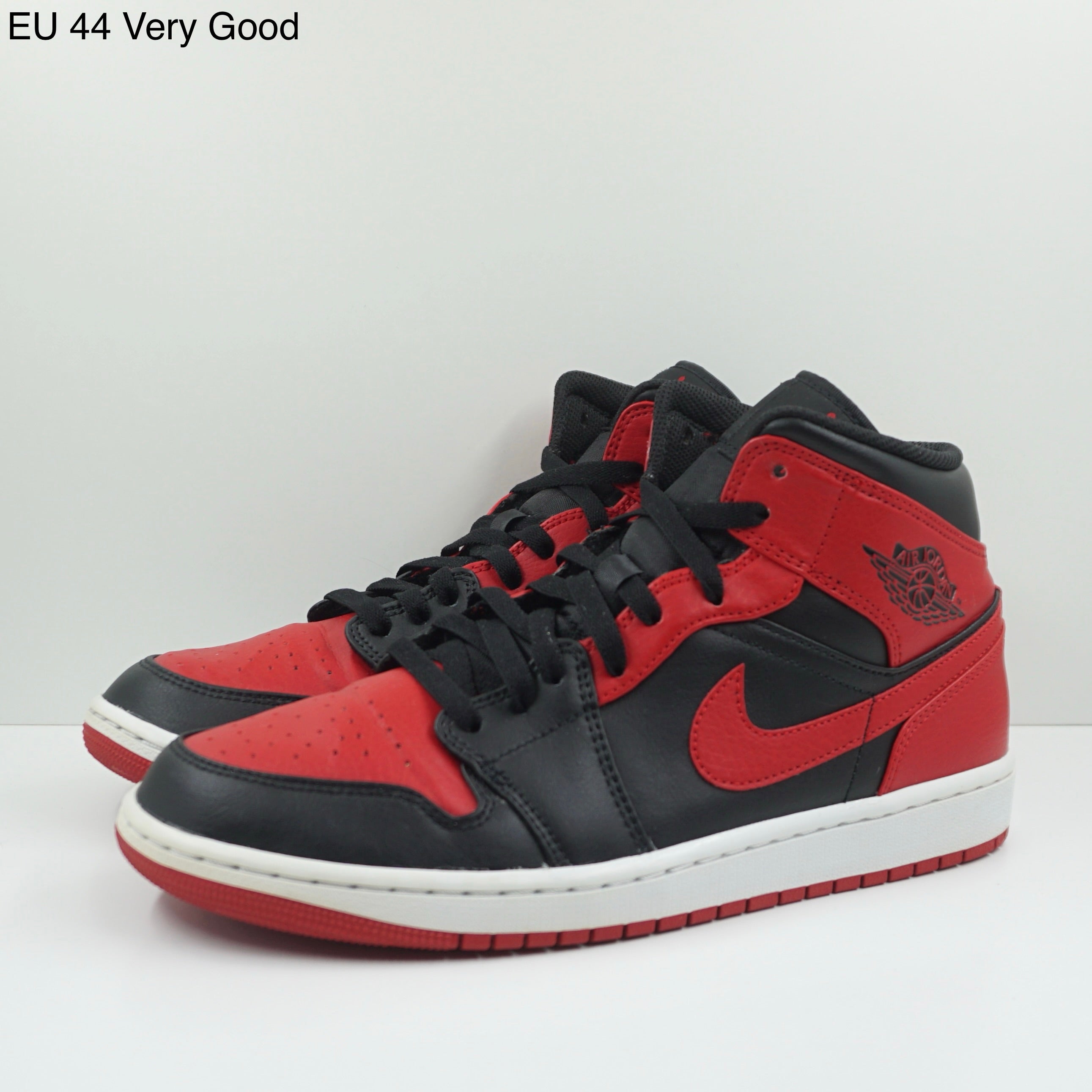 Jordan 1 Mid Bred Banned (2020)
