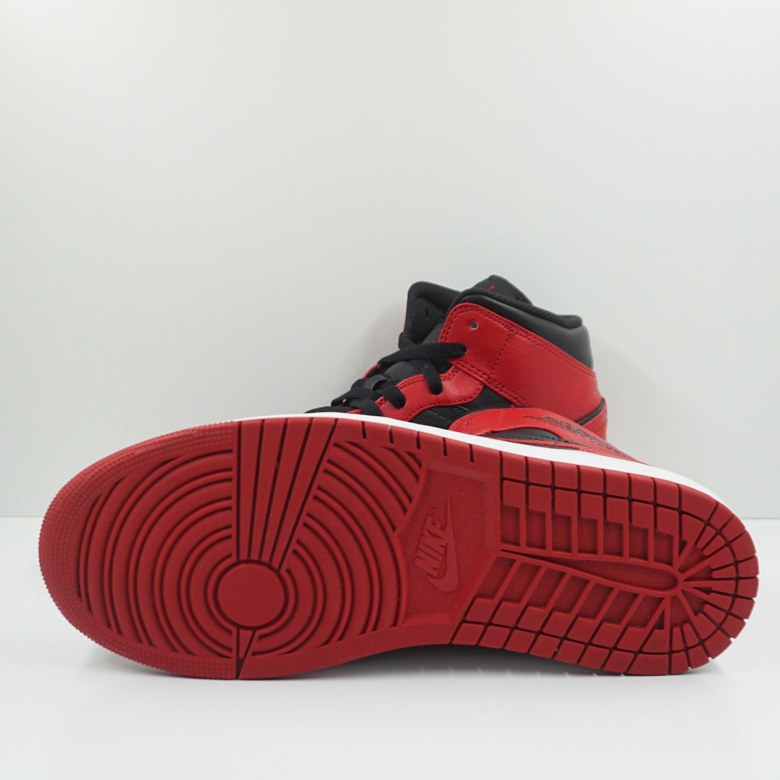 Jordan 1 Mid Bred Banned (2020)