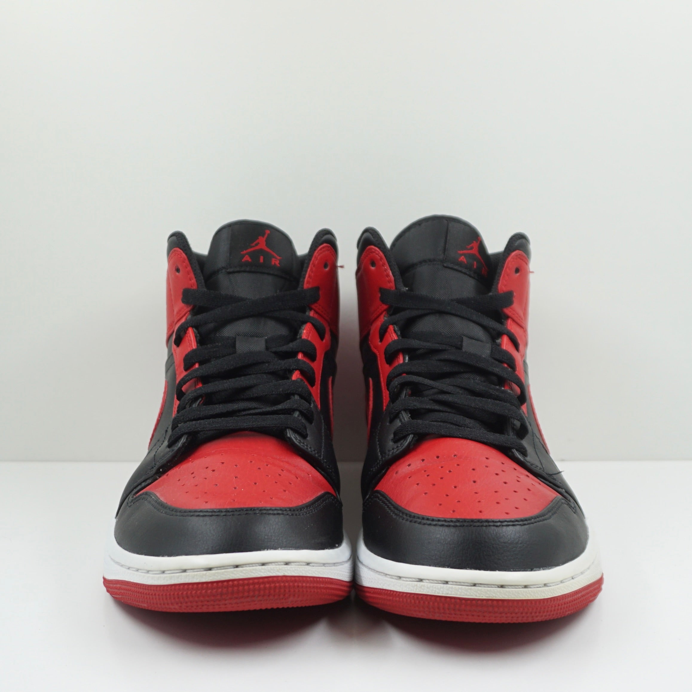 Jordan 1 Mid Bred Banned (2020)